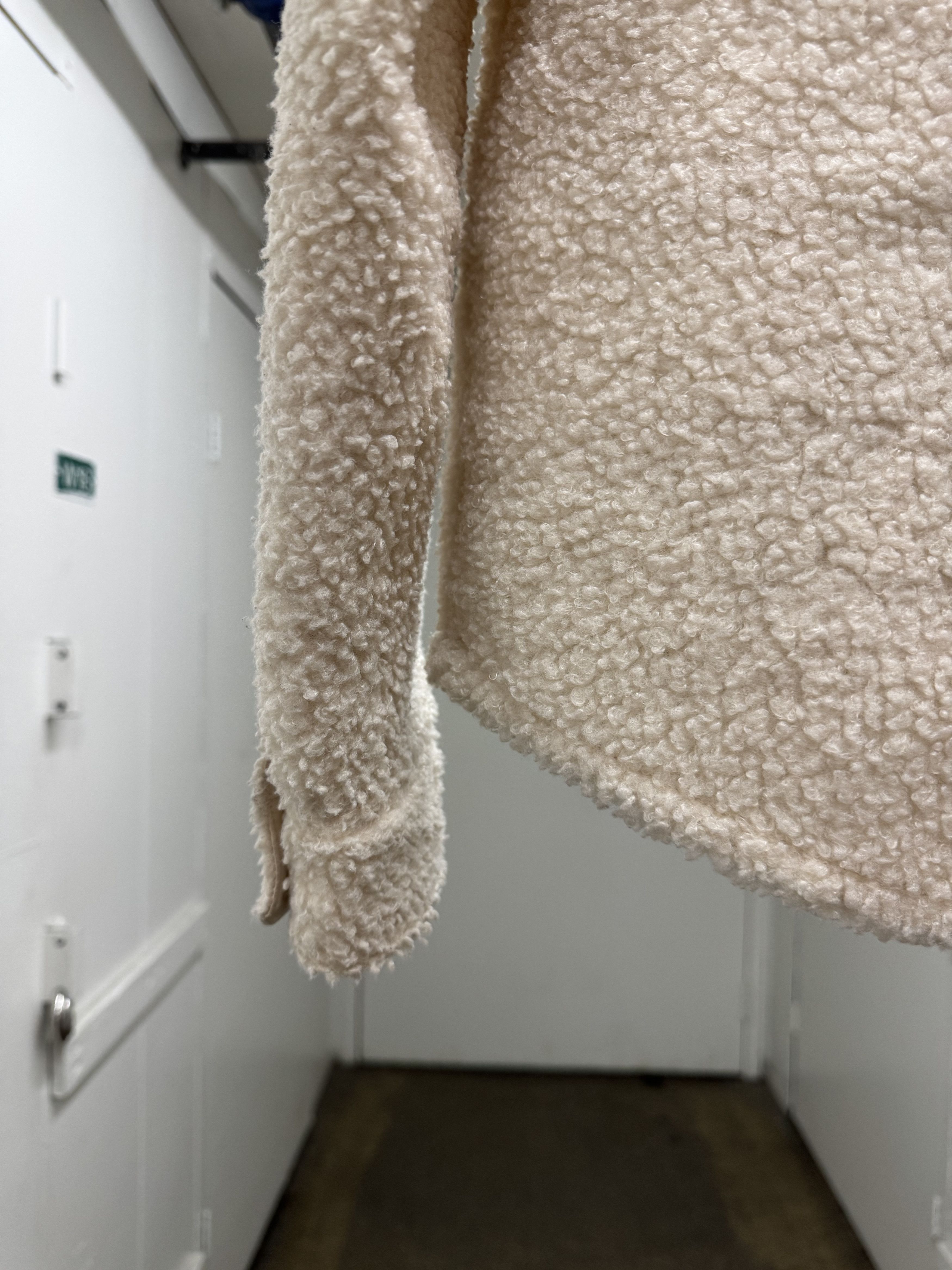 Other Goodfellow and Co Faux Shearling Fleece Cream Shirt Jacket Size US M / EU 48-50 / 2 - 6 Thumbnail