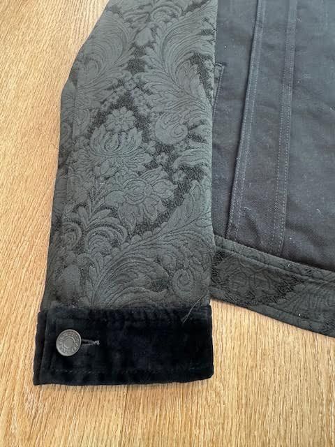 Dolce & Gabbana Dolce & Gabanna Embellished jacket Size US M / EU 48-50 / 2 - 10 Thumbnail