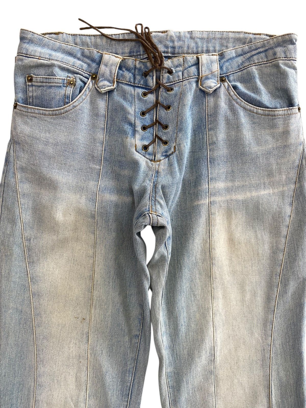 Japanese Brand Japanese Brand Light Wash Arrow Line Style Flare Jeans Size US 30 / EU 46 - 2 Thumbnail