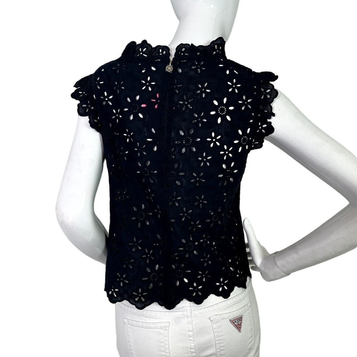 Kate Spade Kate Spade Daisy Eyelet Top size 2 Black Size XS / US 0-2 / IT 36-38 - 4 Thumbnail