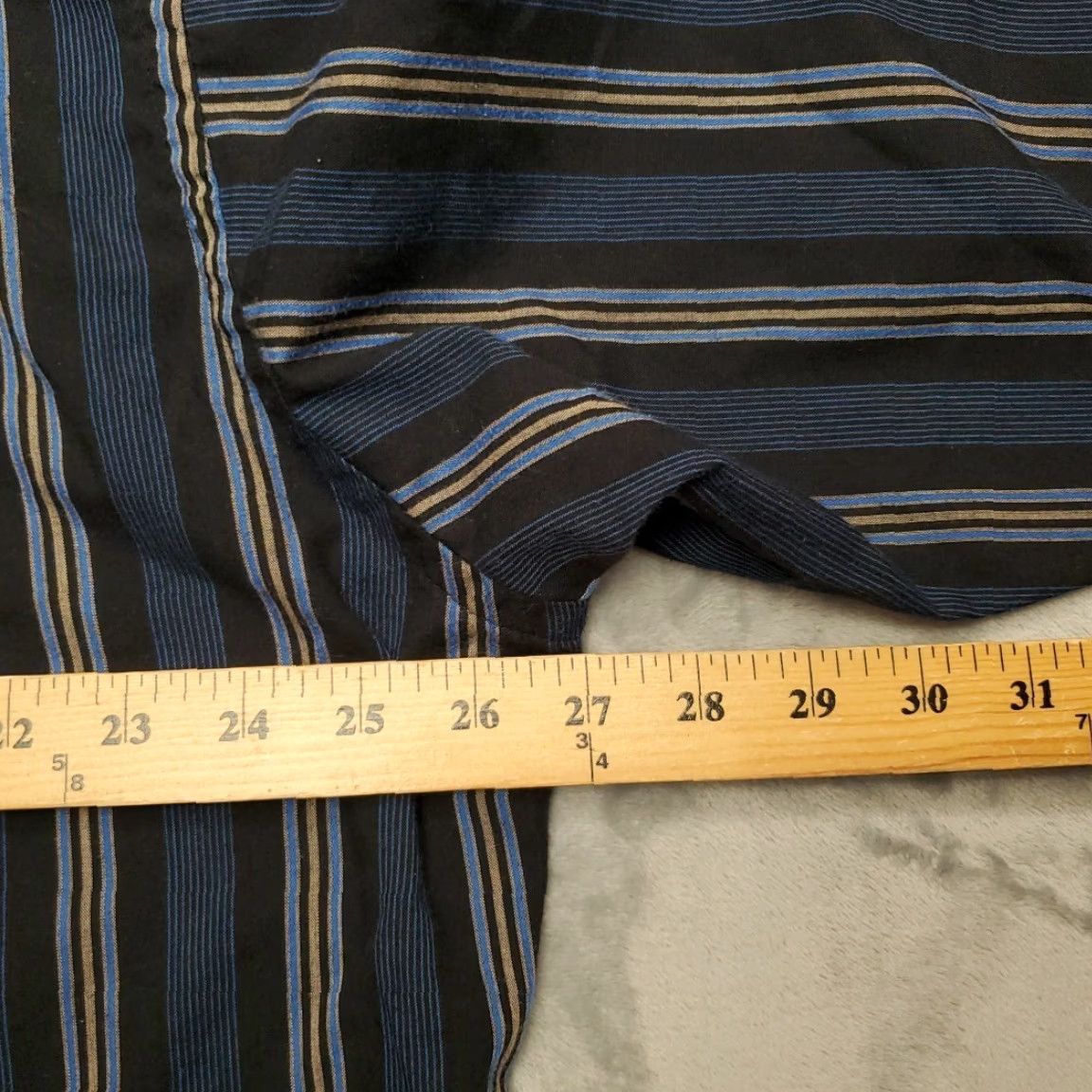 Wrangler VINTAGE Wrangler Shirt Mens 2XL Blue Stripe Pearl Snap X Long Tail Cowboy Made in USA Shirt Polyester Blend with Pockets Cowboy Western American Mens Size US XXL / EU 58 / 5 - 8 Thumbnail