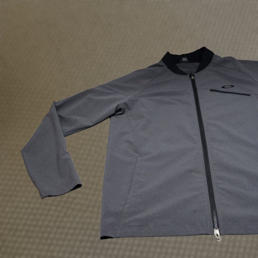 Oakley Oakley Jacket Men XL Gray Full Zip Golf Performance Regular Fit Size US XL / EU 56 / 4 - 1 Thumbnail