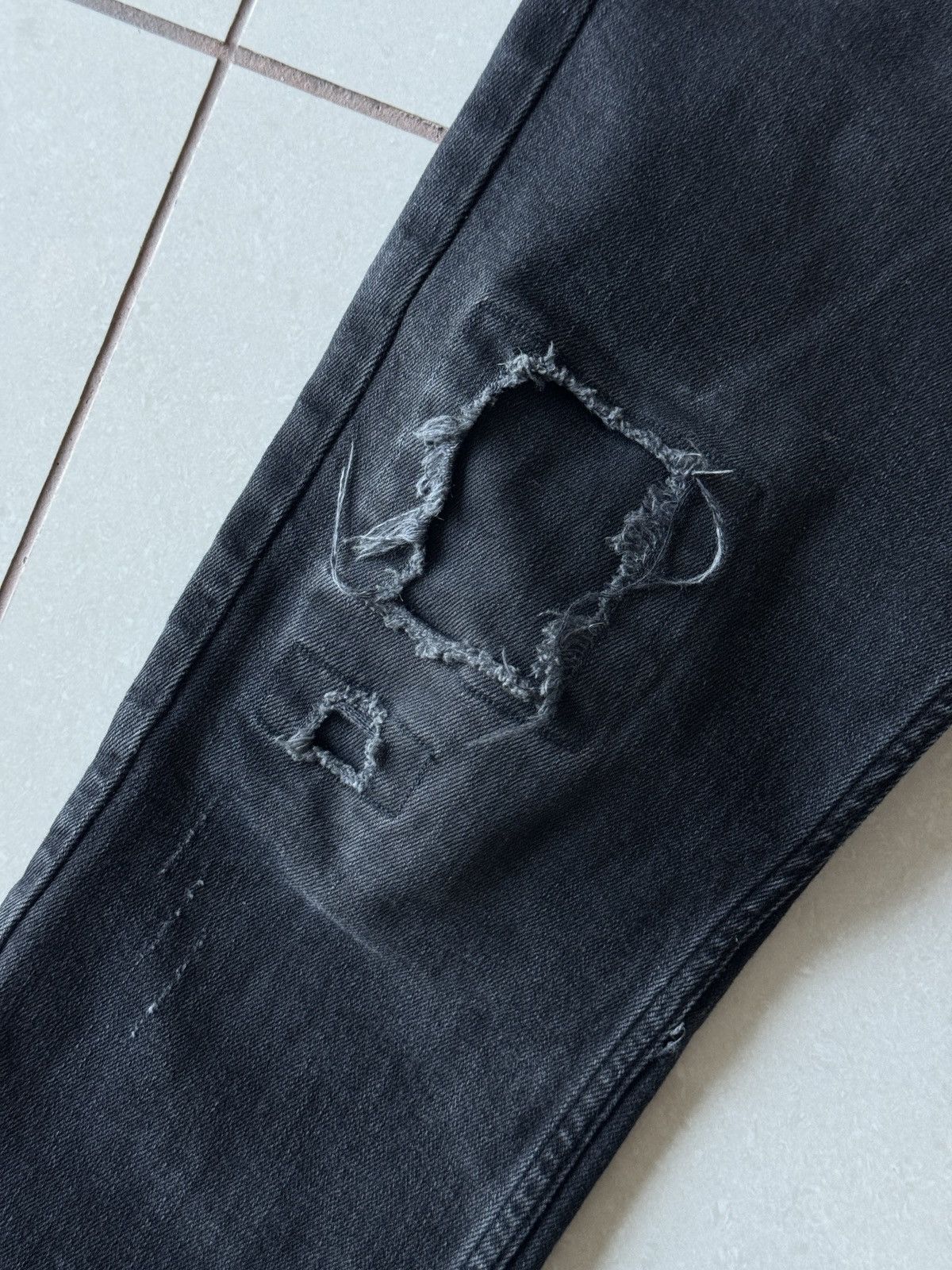 KSUBI Chitch Boneyard Distressed Jeans