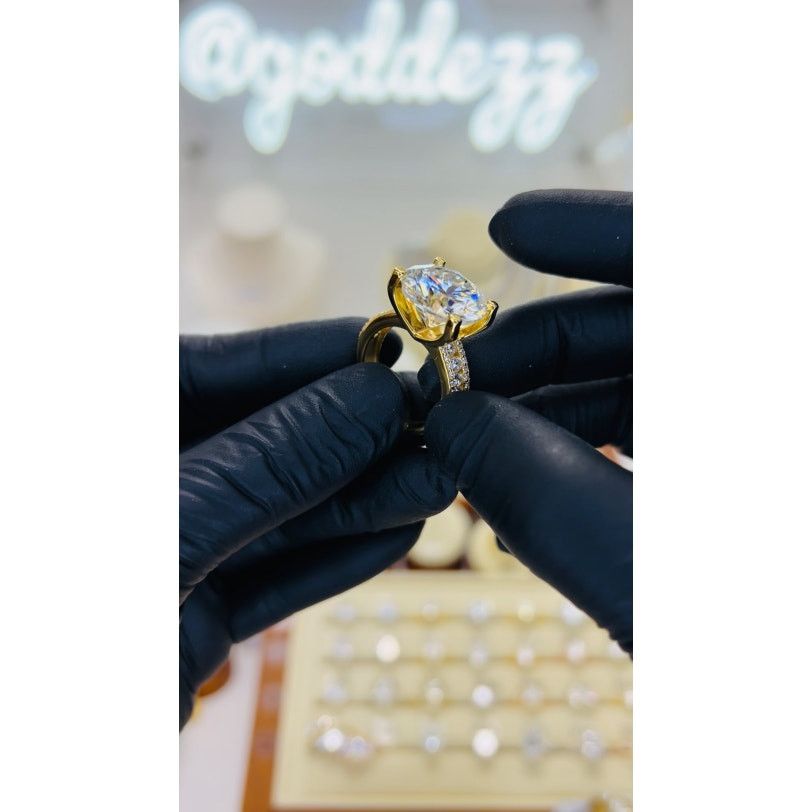 Other 5ct Moissanite Luxurious Engagement Ring Size ONE SIZE - 3 Thumbnail