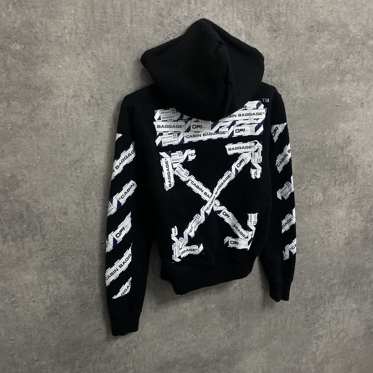 Off-White OFF-WHITE SS20 Airport Tape Arrow Hoodie Big Logo Size US XS / EU 42 / 0 - 9 Thumbnail