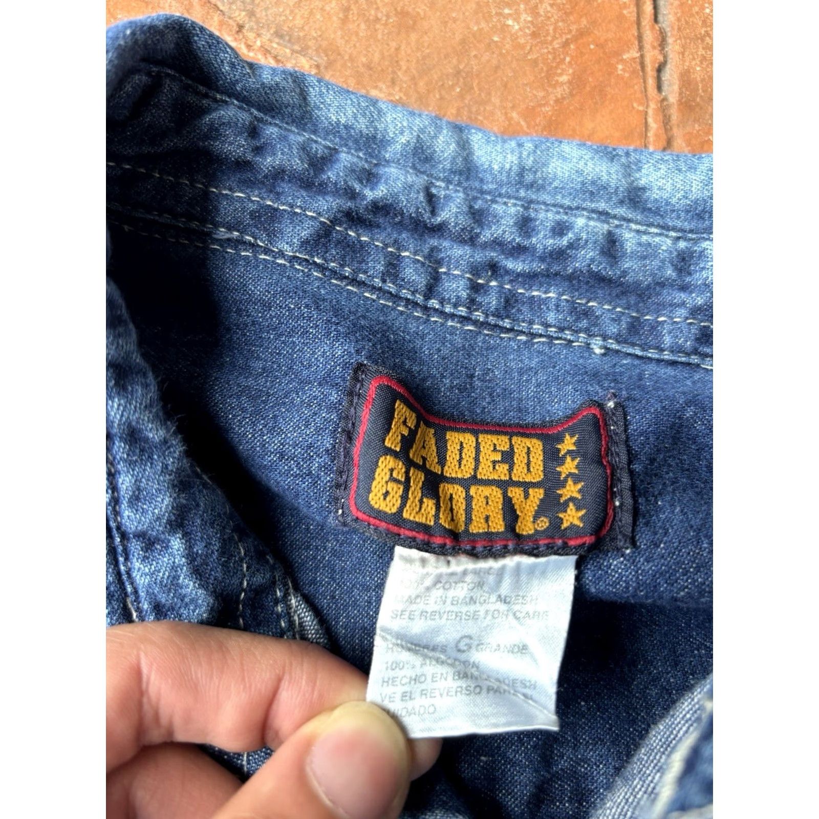 Faded Glory VINTAGE Faded Glory Button Denim Jean Shirt Mens L Blue 90s Pockets Shirt Regular Mens Size US L / EU 52-54 / 3 - 2 Thumbnail