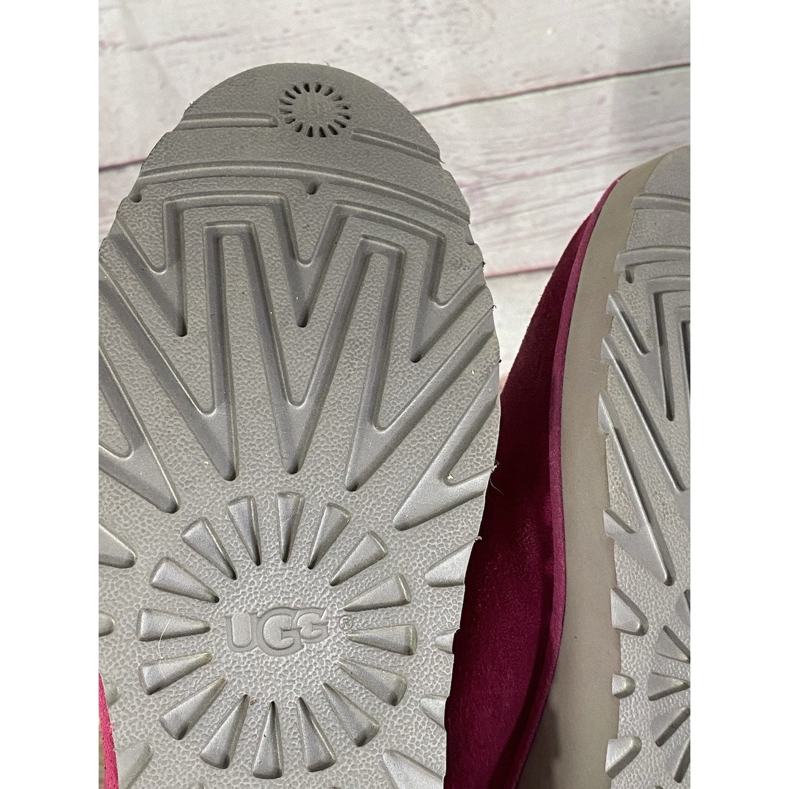 Ugg UGG Kristin Suede Shearling 1012497 WINE Wedge Boot Flawed Size US 6 / IT 36 - 10 Thumbnail