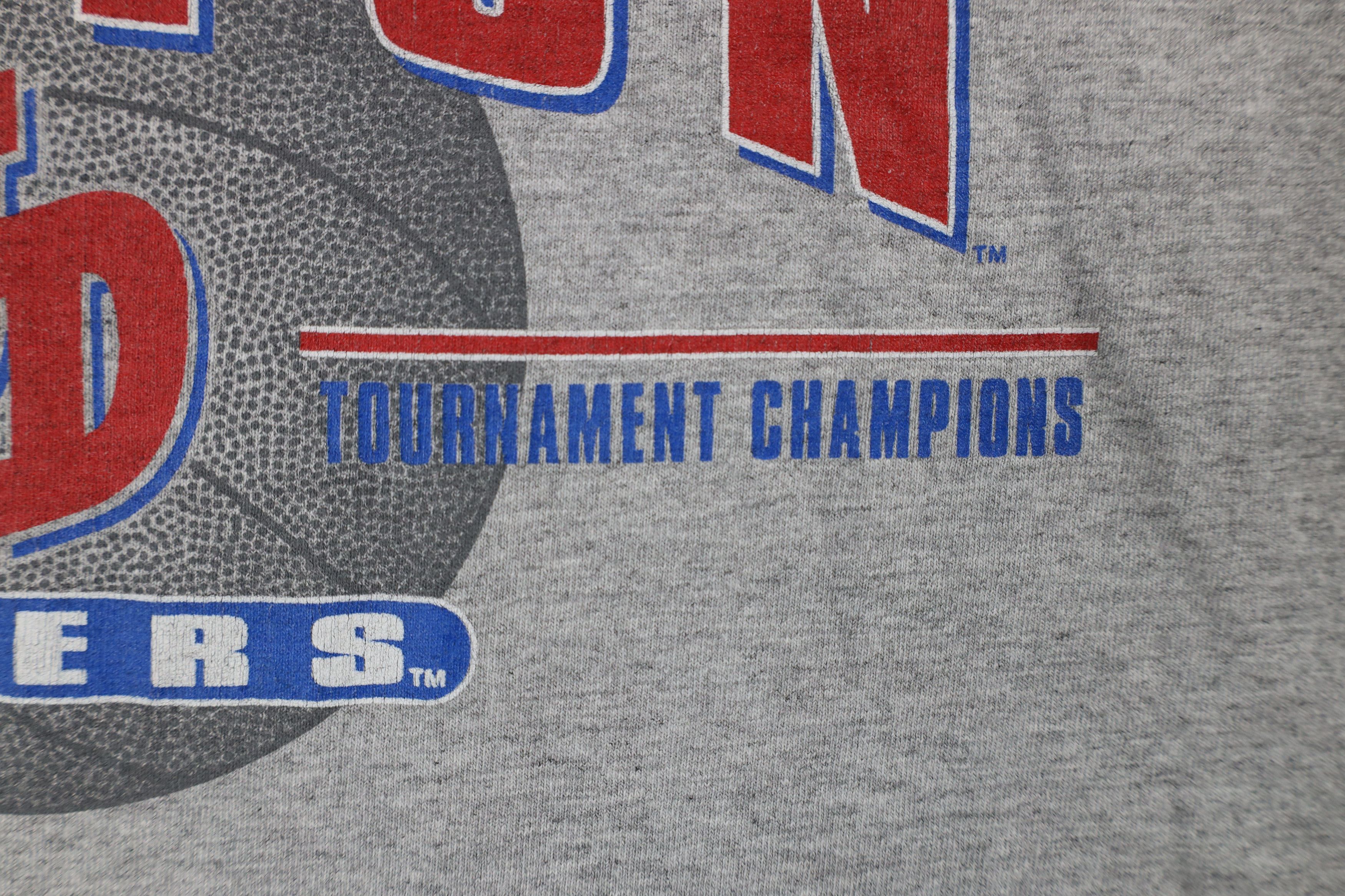 Vintage Vintage Y2K 10 Champs Dayton University Basketball T-Shirt Size US L / EU 52-54 / 3 - 7 Thumbnail