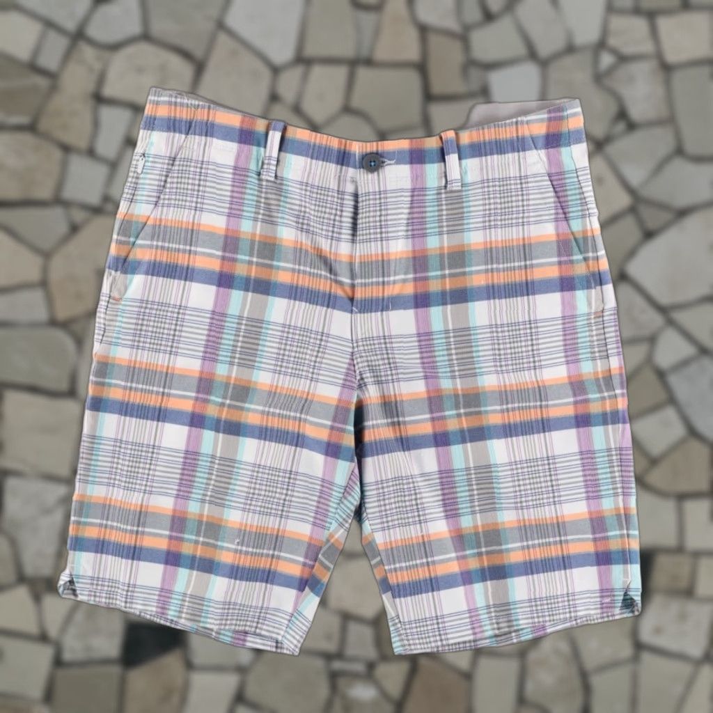 Tommy Bahama Tommy Bahama On Par Islandzone Woven Golf Shorts Plaid Multi-Colored 32 Men's Casual Shorts Size US 32 / EU 48 - 1 Thumbnail