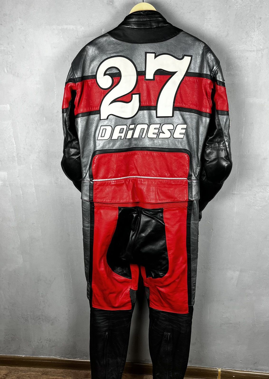 Dainese Dainese 27 leather suit racing jacket pants size 52 Size US L / EU 52-54 / 3 - 15 Thumbnail