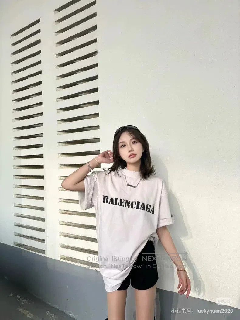 Balenciaga Balenciaga Letter Round Neck T-Shirt with Worn Effect, Siz Size US XS / EU 42 / 0 - 6 Thumbnail