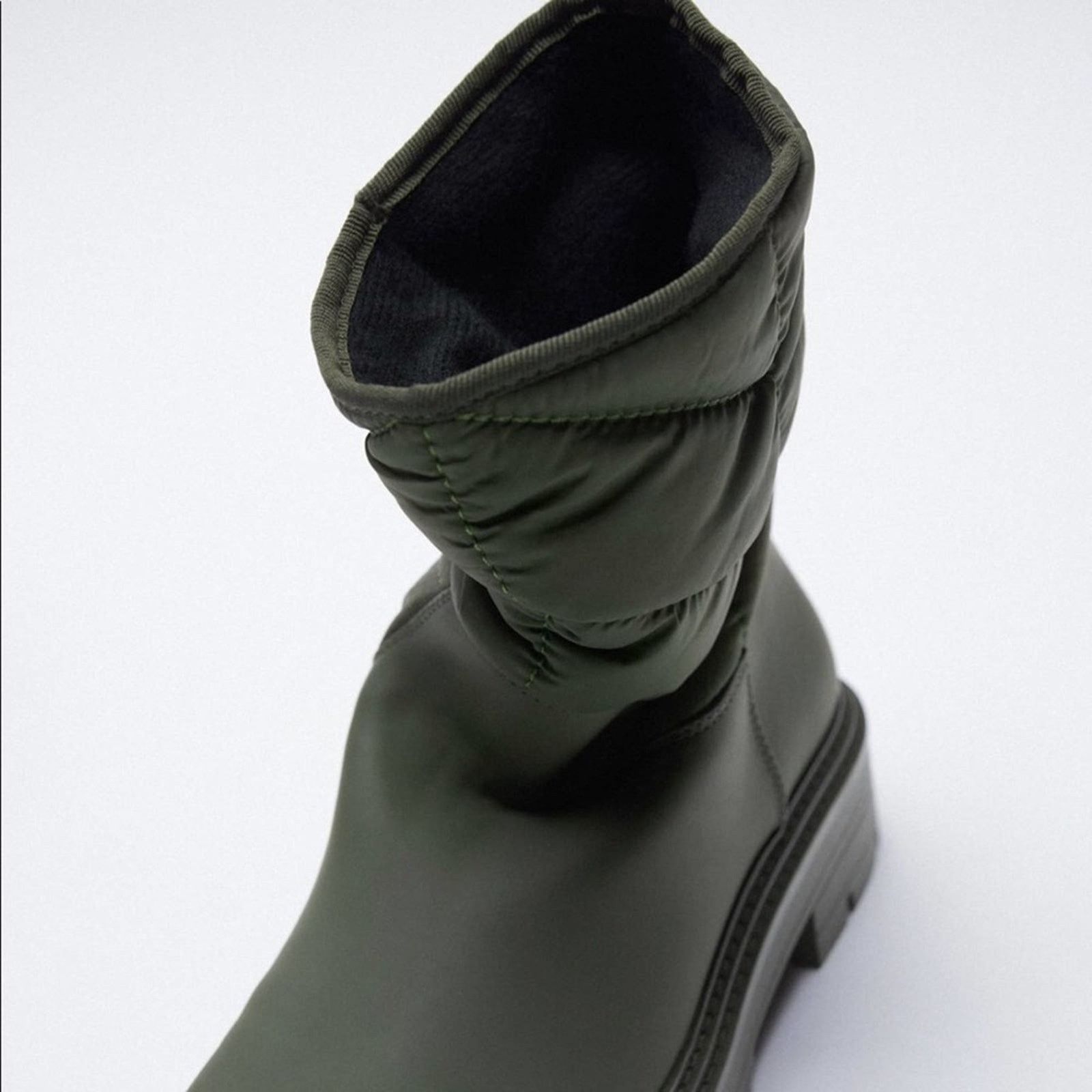 Zara Zara Quilted Rubberized Low Heel ankle Boots Size US 9 / IT 39 - 5 Thumbnail