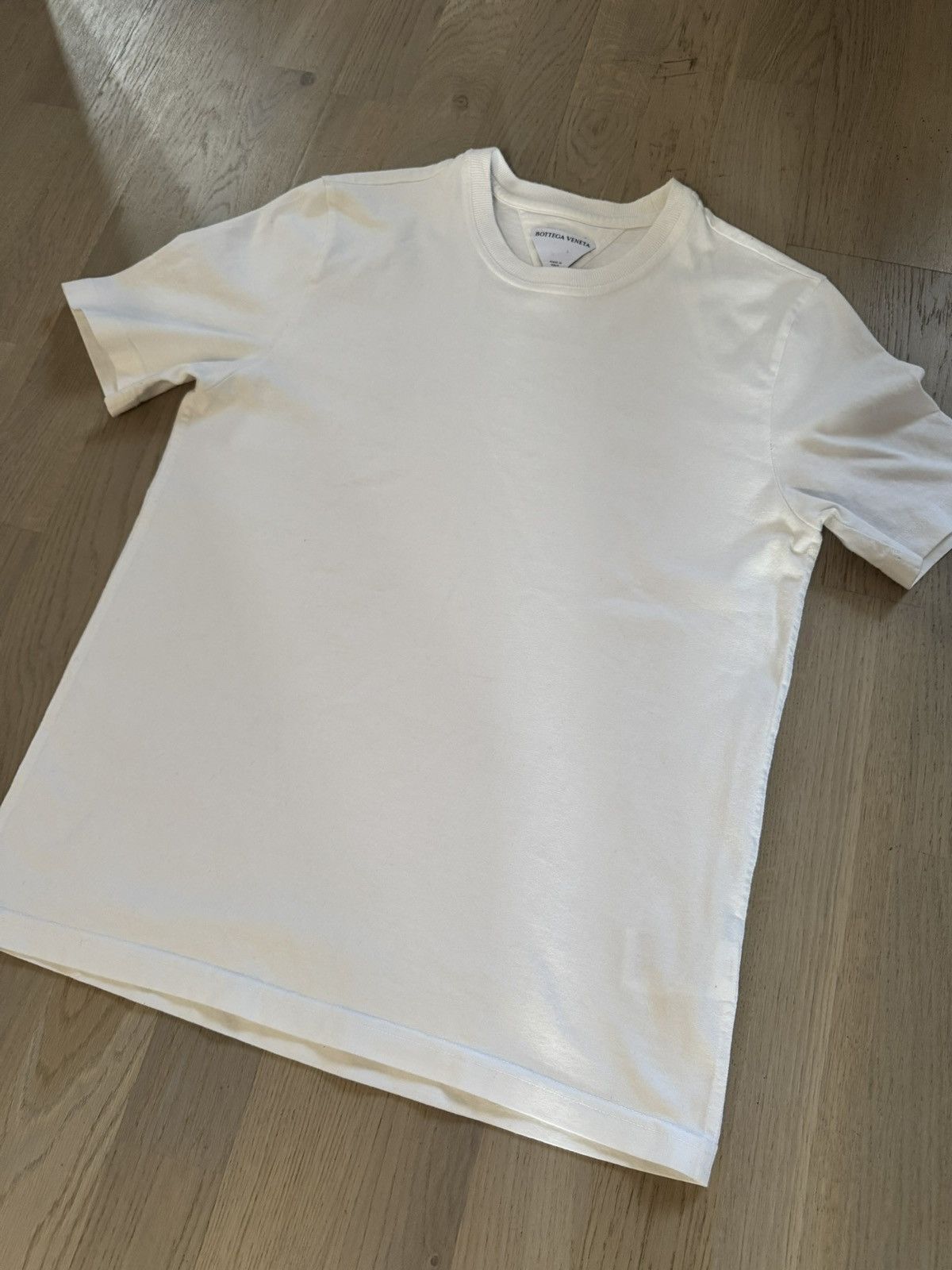 Bottega Veneta BOTTEGA VENETA tshirt FITS AS SHOWN IN PHOTOS BY TAPE MEASUR Size US S / EU 44-46 / 1 - 1 Thumbnail