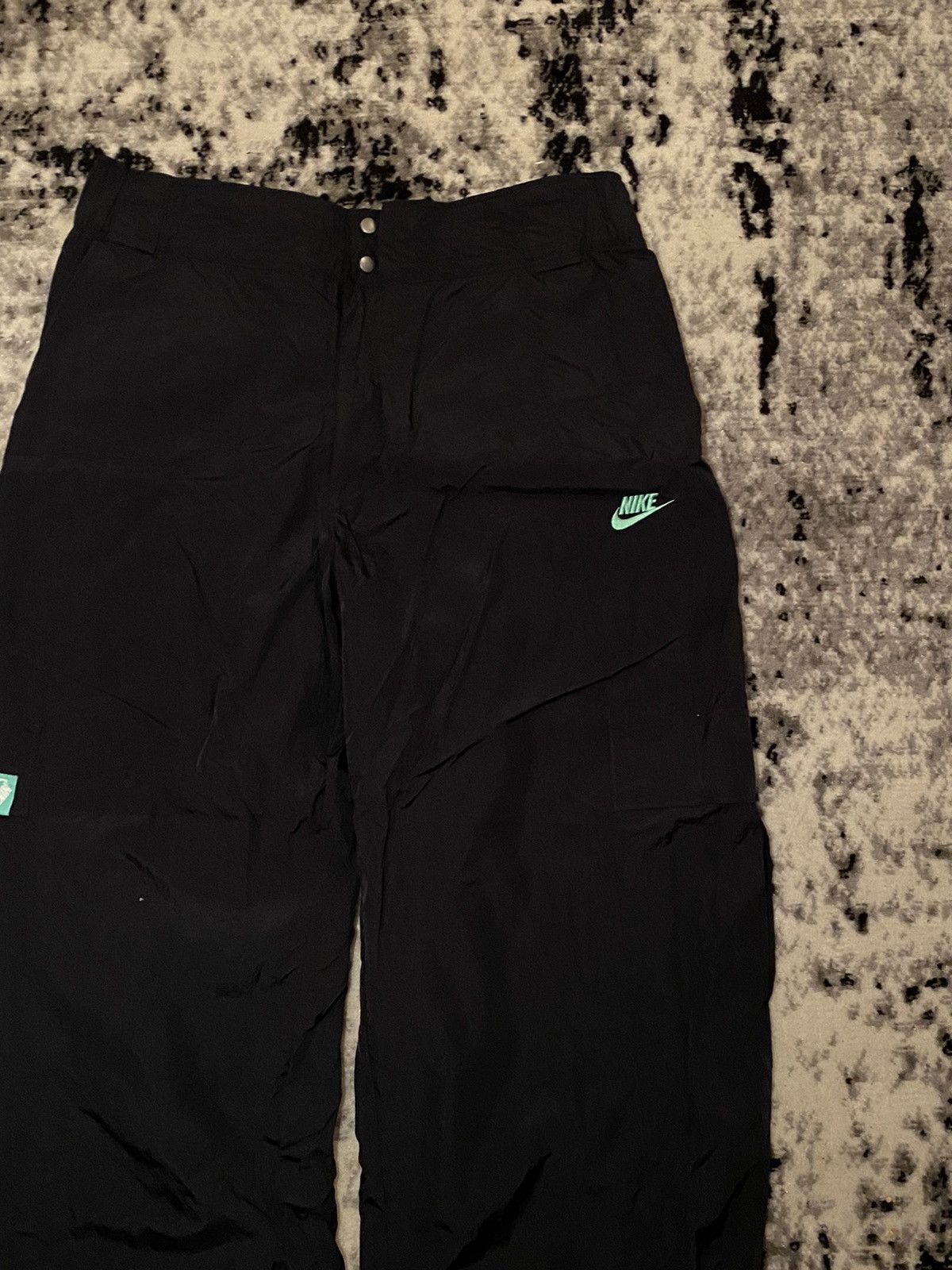 Nike × Vintage Nike Crazy Cargo Pant Baloon Bagy Fit Big Cental Logo Nylon Size US 34 / EU 50 - 2 Thumbnail