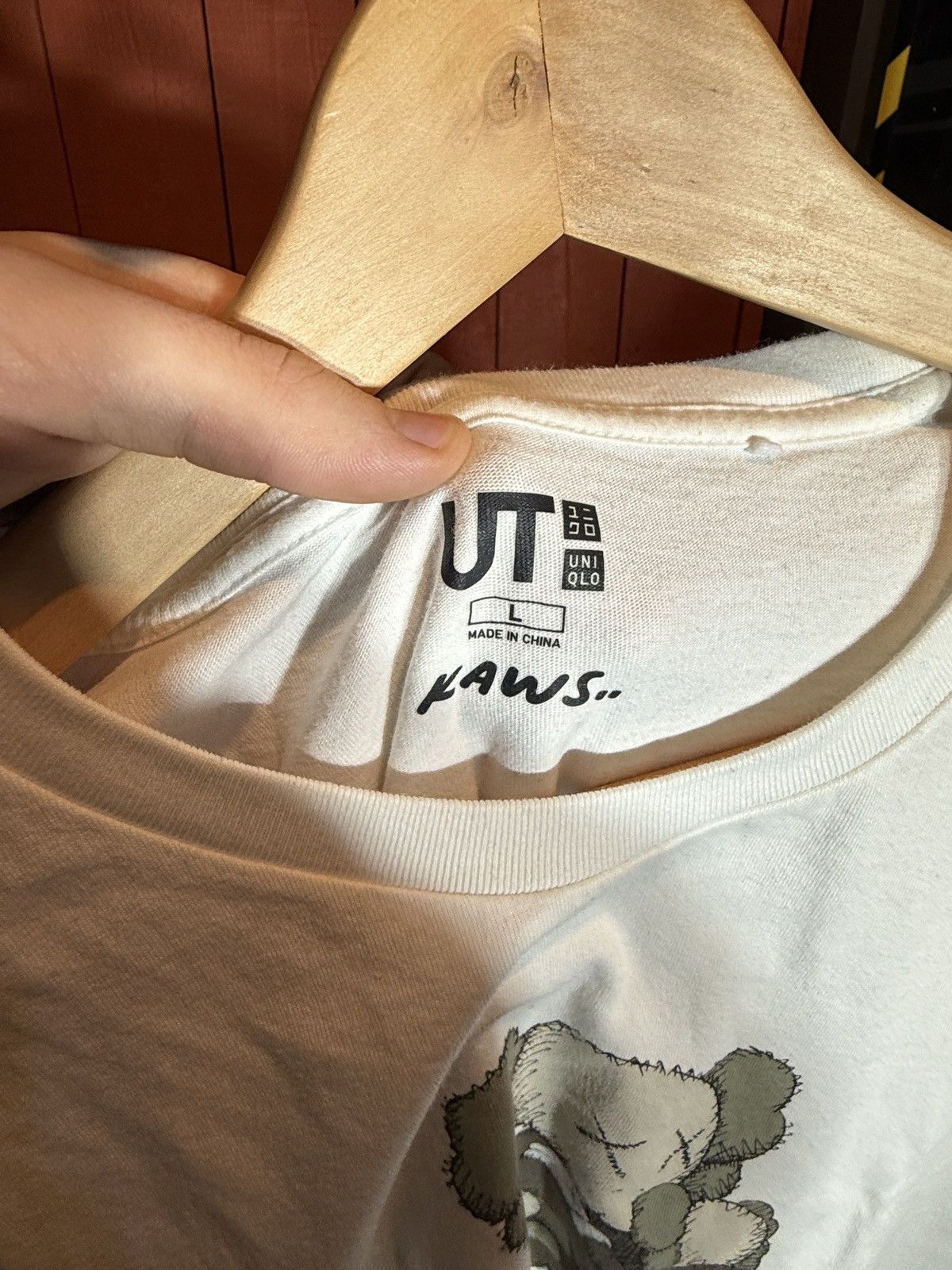 Kaws × Uniqlo Uniqlo x Kaws t-shirt Size US L / EU 52-54 / 3 - 4 Thumbnail