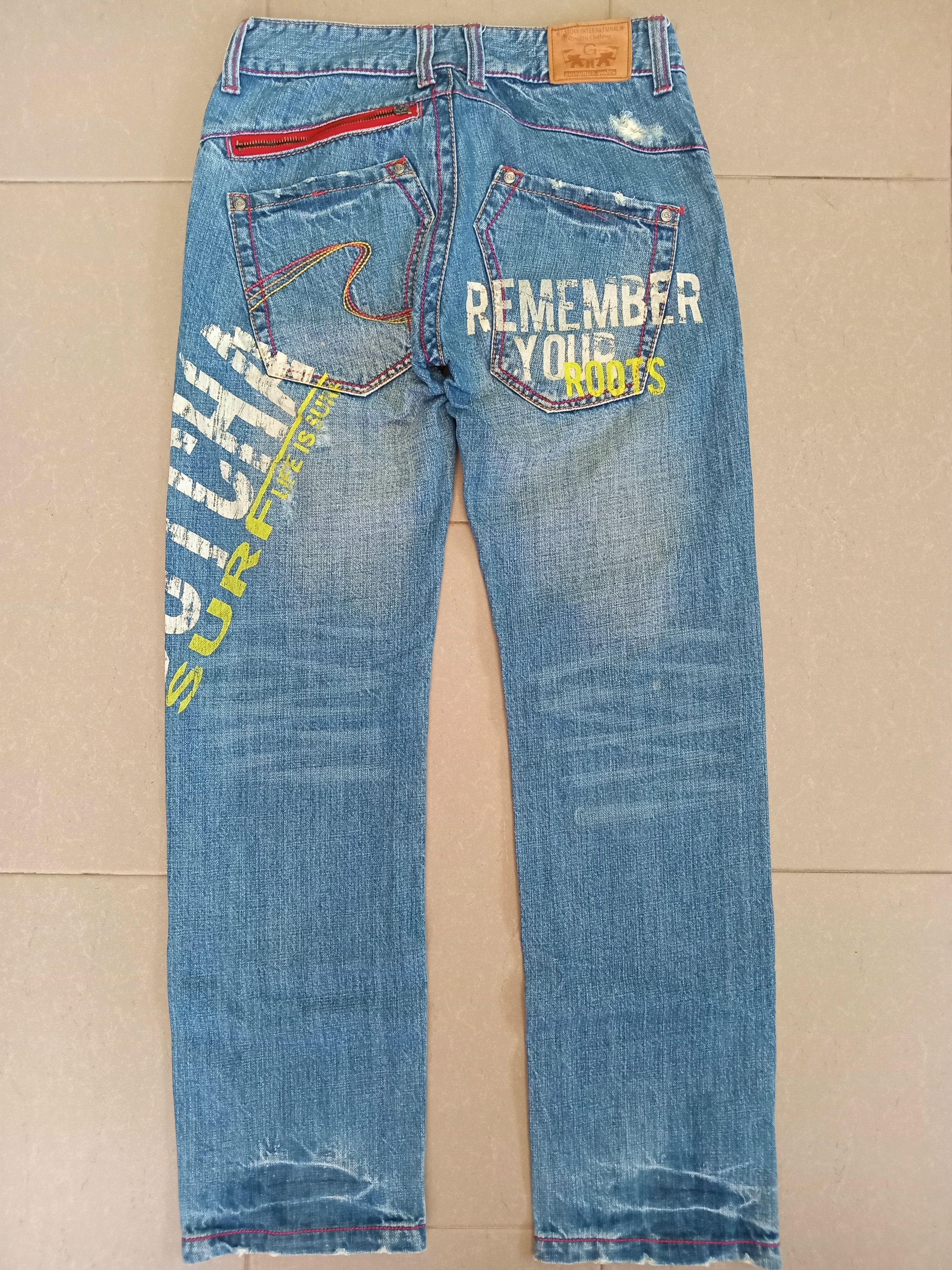 Gotcha Surfstyle Spell Out Distressed Jeans