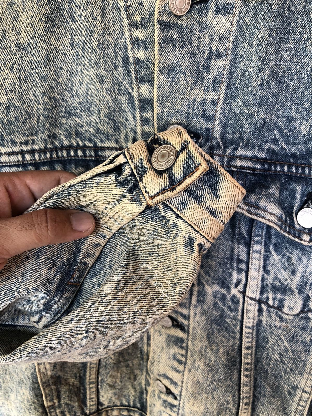 Levi's Vintage Clothing Vintage Levi’s Acid Wash Alaska Denim Jacket Rare Size US M / EU 48-50 / 2 - 10 Thumbnail
