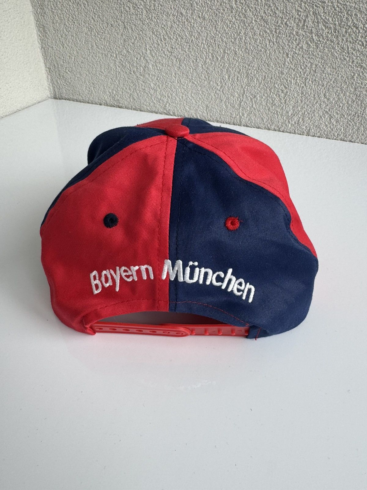 Vintage FC Bayern Munich SnapBack Cap Red Size ONE SIZE - 5 Thumbnail