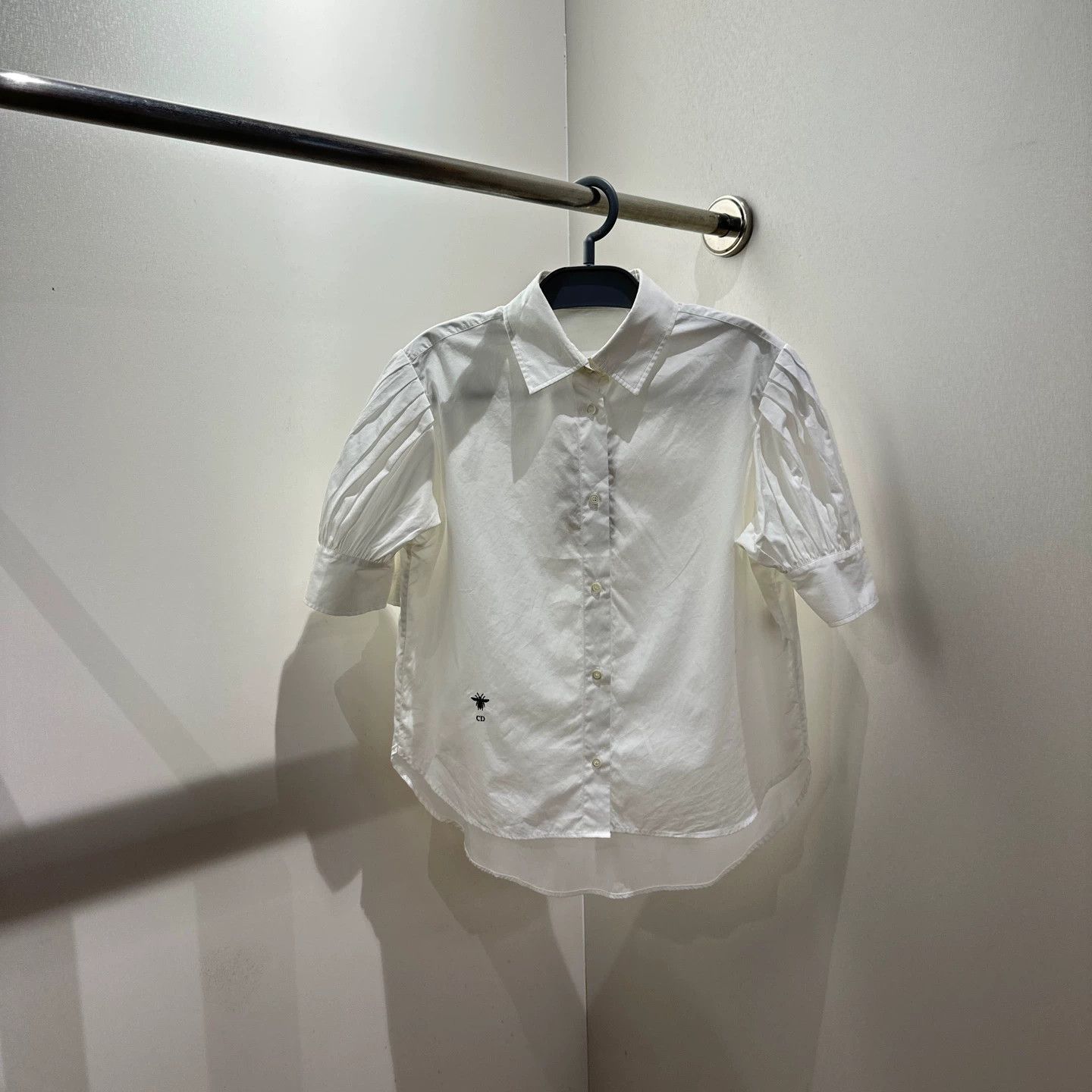 Christian Dior Monsieur CHRISTIAN DIOR bee puff-sleeve ss shirt 34 cotton Size XS / US 0-2 / IT 36-38 - 1 Thumbnail