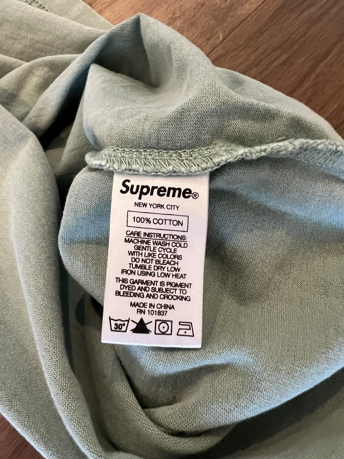 Supreme Supreme light green t shirt Size US L / EU 52-54 / 3 - 5 Thumbnail