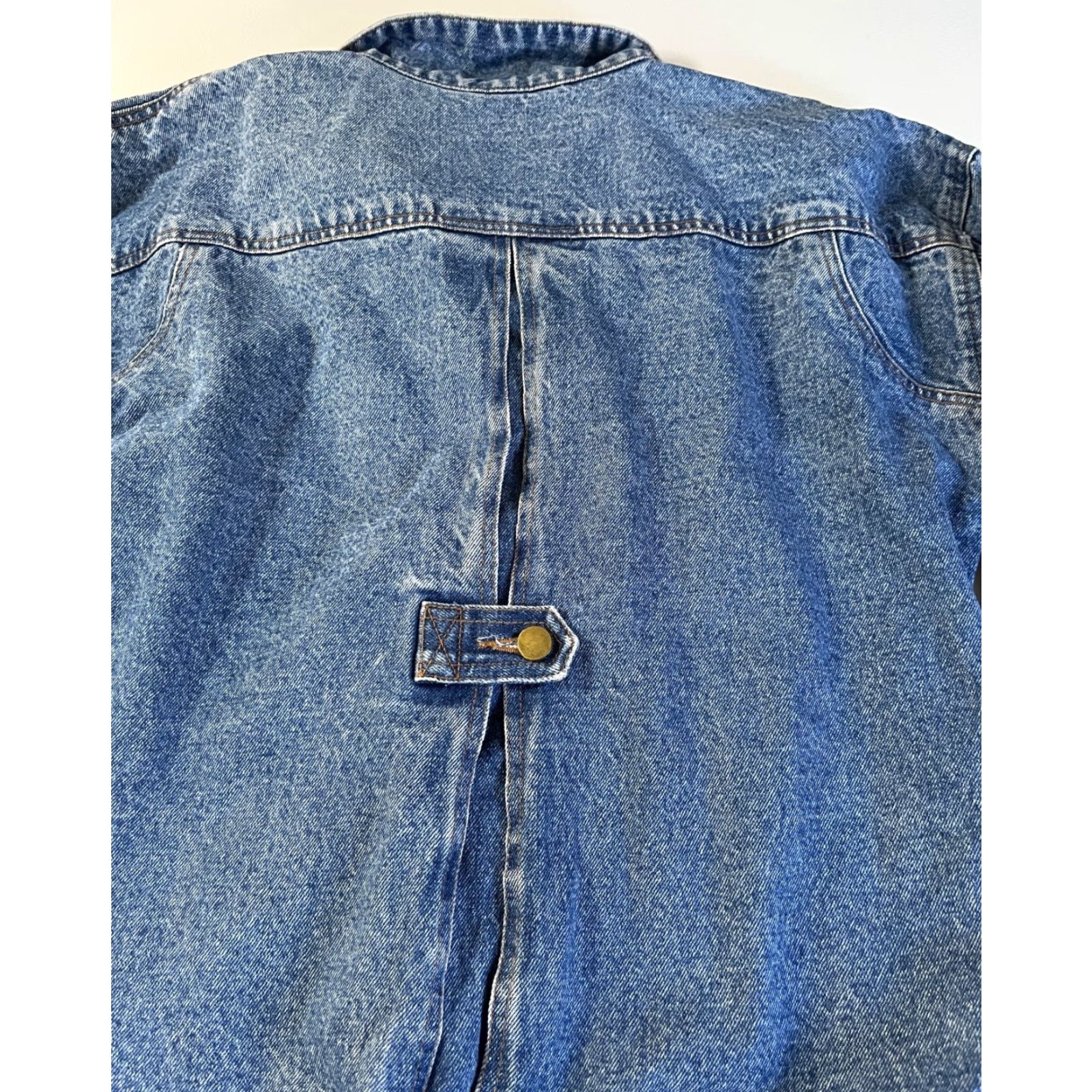 Vintage VINTAGE Denim Trucker Jacket Buckle Back Sz M Mens Jacket 90s Blue Cotton Short Size US M / EU 48-50 / 2 - 5 Thumbnail