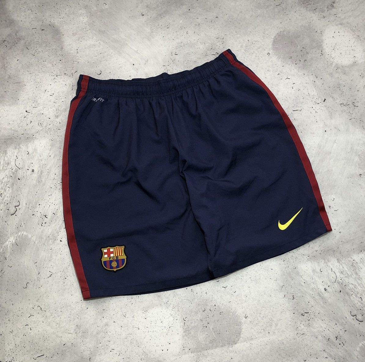 Nike × Vintage Vintage Nike FC Barcelona Soccer Shorts (XL) Size US 33 - 2 Thumbnail