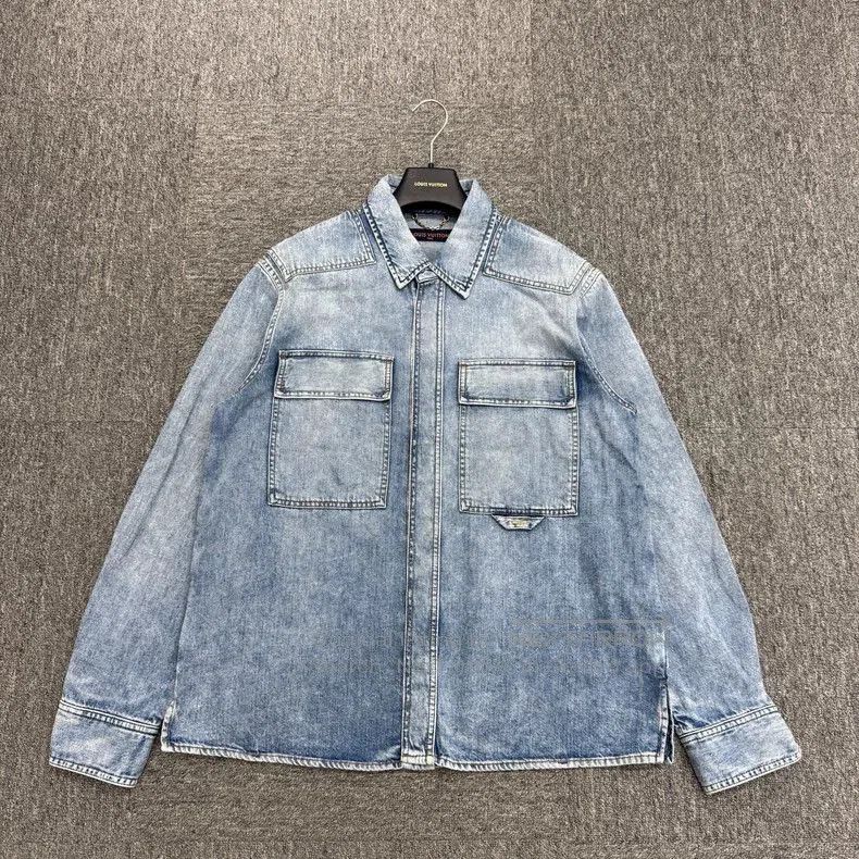 Louis Vuitton Louis Vuitton Washed Denim Shirt. Size US M / EU 48-50 / 2 - 1 Thumbnail
