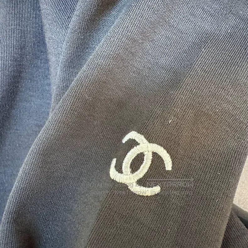 Chanel Chanel Black long-sleeved T-shirt Size M / US 6-8 / IT 42-44 - 3 Thumbnail