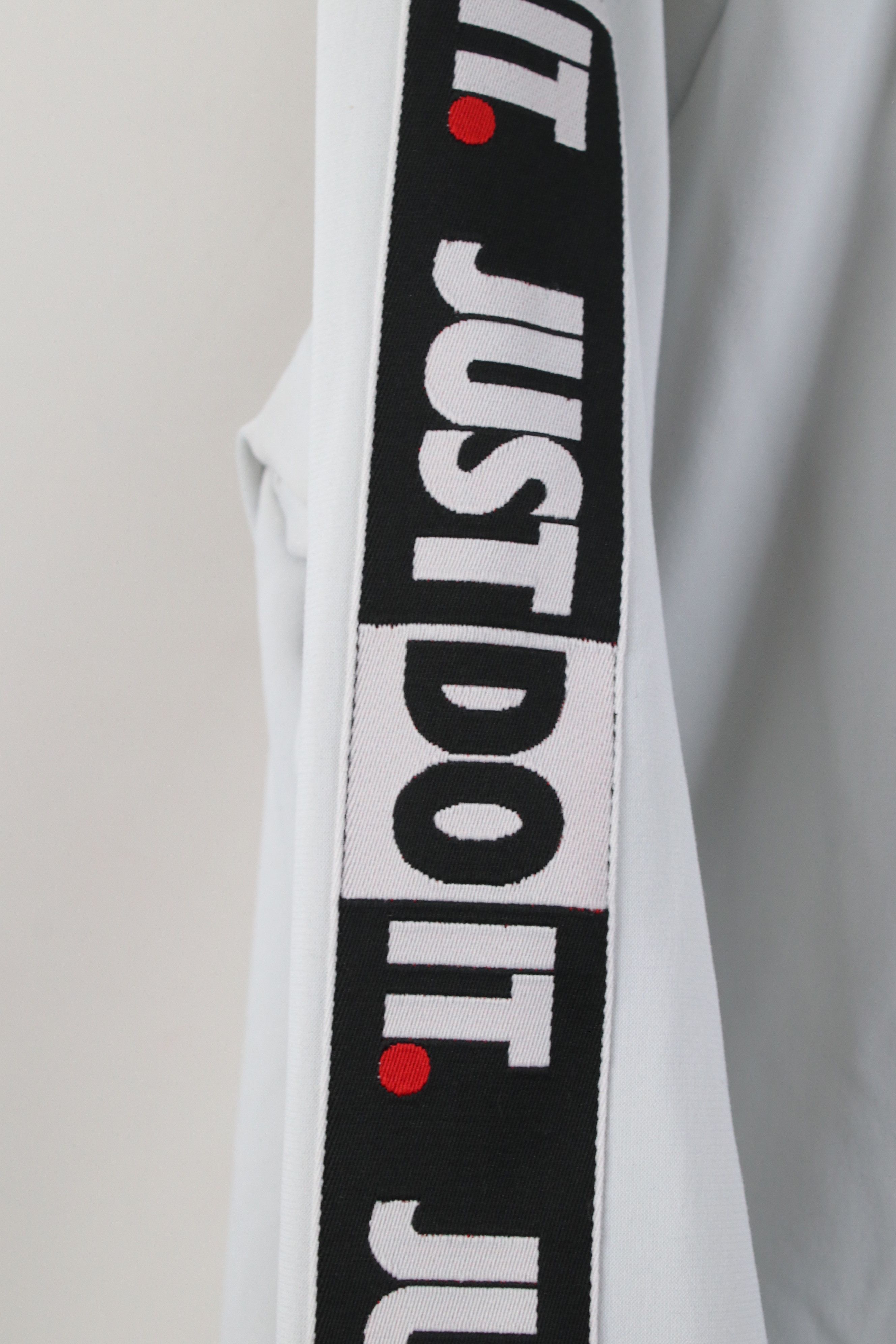 Nike Y2K Nike Taped Logo Lightweight Crewneck Sweatshirt White Size US L / EU 52-54 / 3 - 5 Thumbnail