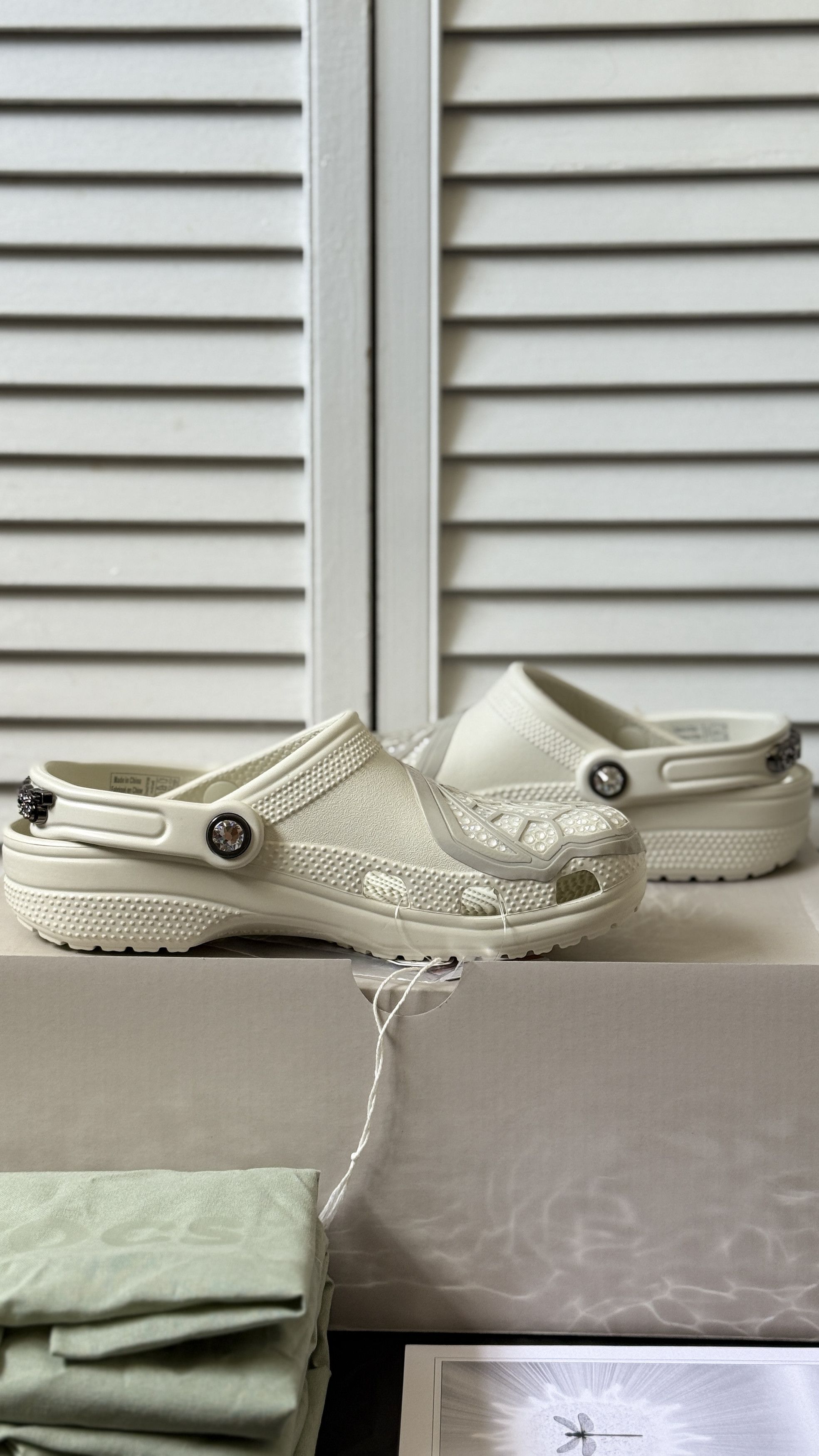 Crocs Swarovski Classic Clog Size US 6 / IT 36 - 6 Thumbnail