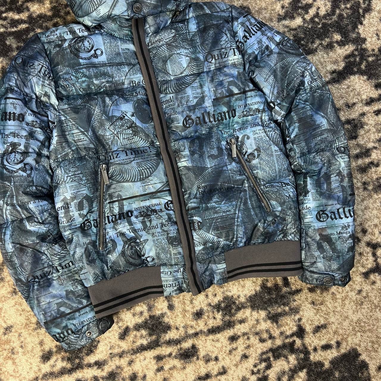 John Galliano John Galliano Rare Newspaper Designer Puffer Down Jacket Size S / US 4 / IT 40 - 3 Thumbnail