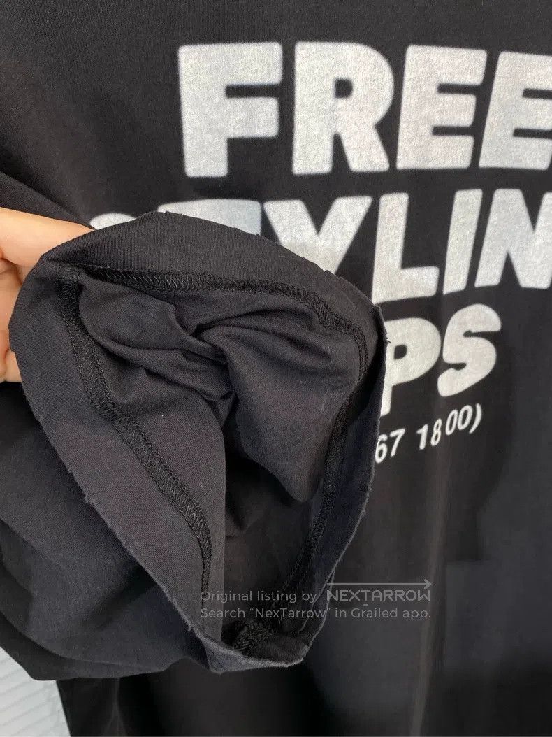 Balenciaga Balenciaga Short-sleeve T-shirt with letter slogan and pho Size US XS / EU 42 / 0 - 4 Thumbnail