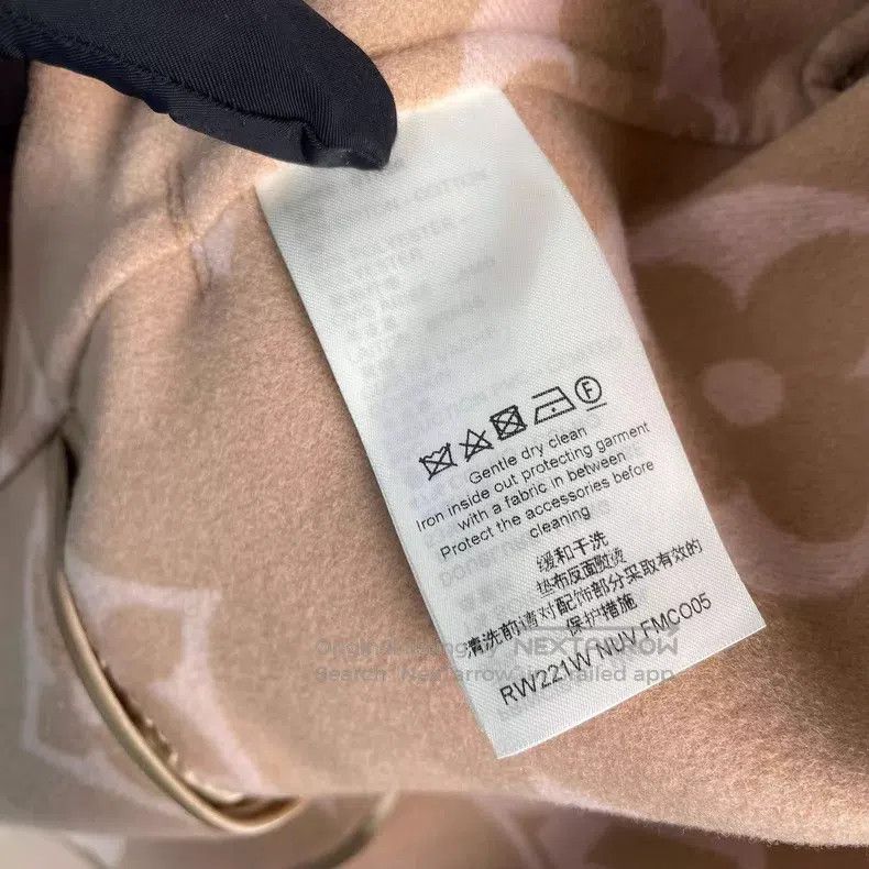 Louis Vuitton Louis Vuitton Double-faced cashmere patterned hooded coat Size M / US 6-8 / IT 42-44 - 7 Thumbnail