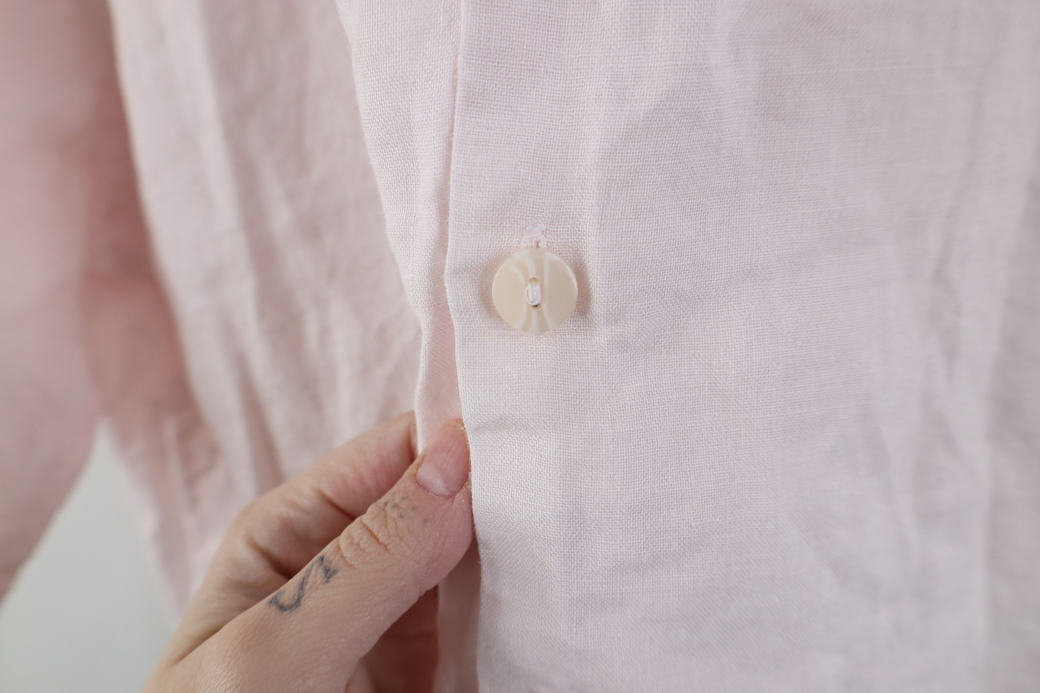 Vintage Vintage Y2K Rockabilly Looped Collar Camp Button Shirt Pink Size US L / EU 52-54 / 3 - 8 Thumbnail