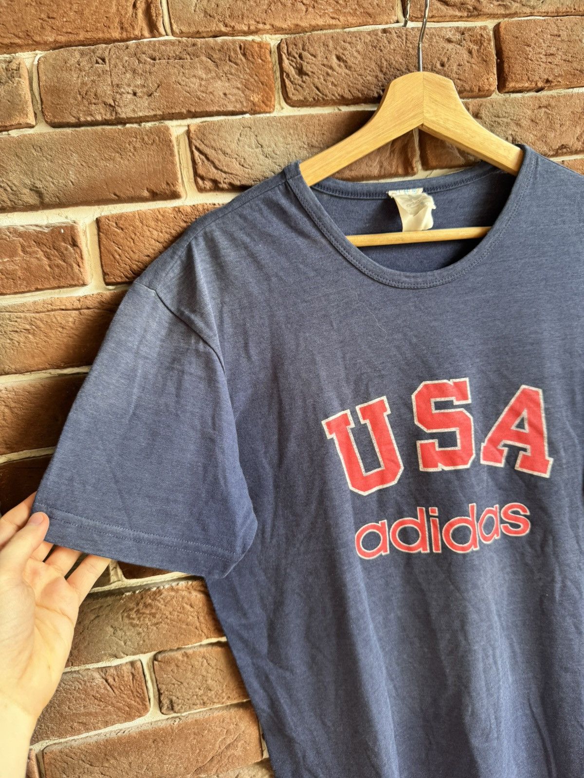 Adidas Vintage 80s Adidas USA Spellout Logo Sun Faded T Shirt Rare Size US L / EU 52-54 / 3 - 4 Thumbnail
