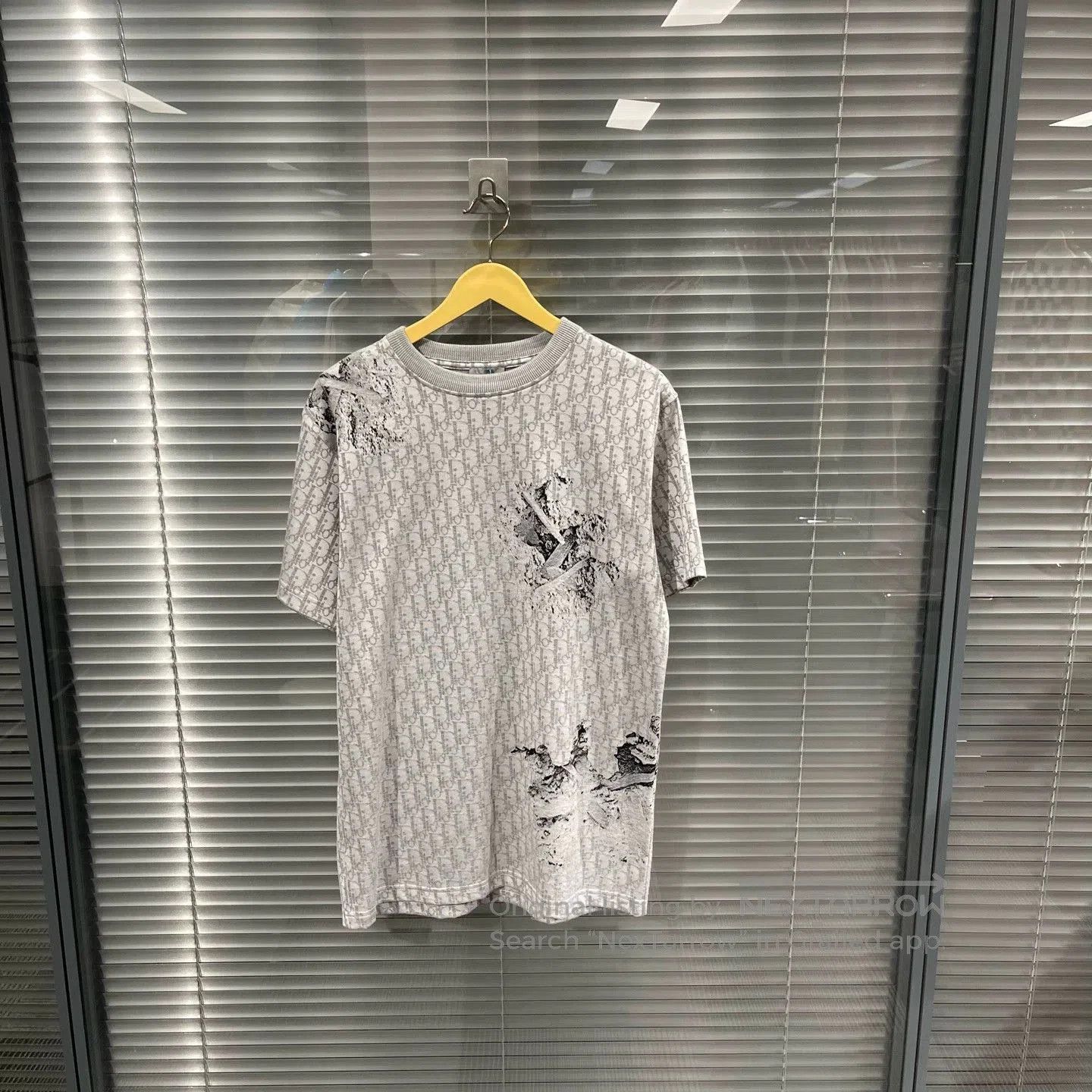Dior Distressed Pattern Short Sleeve T-Shirt. Size US S / EU 44-46 / 1 - 1 Thumbnail