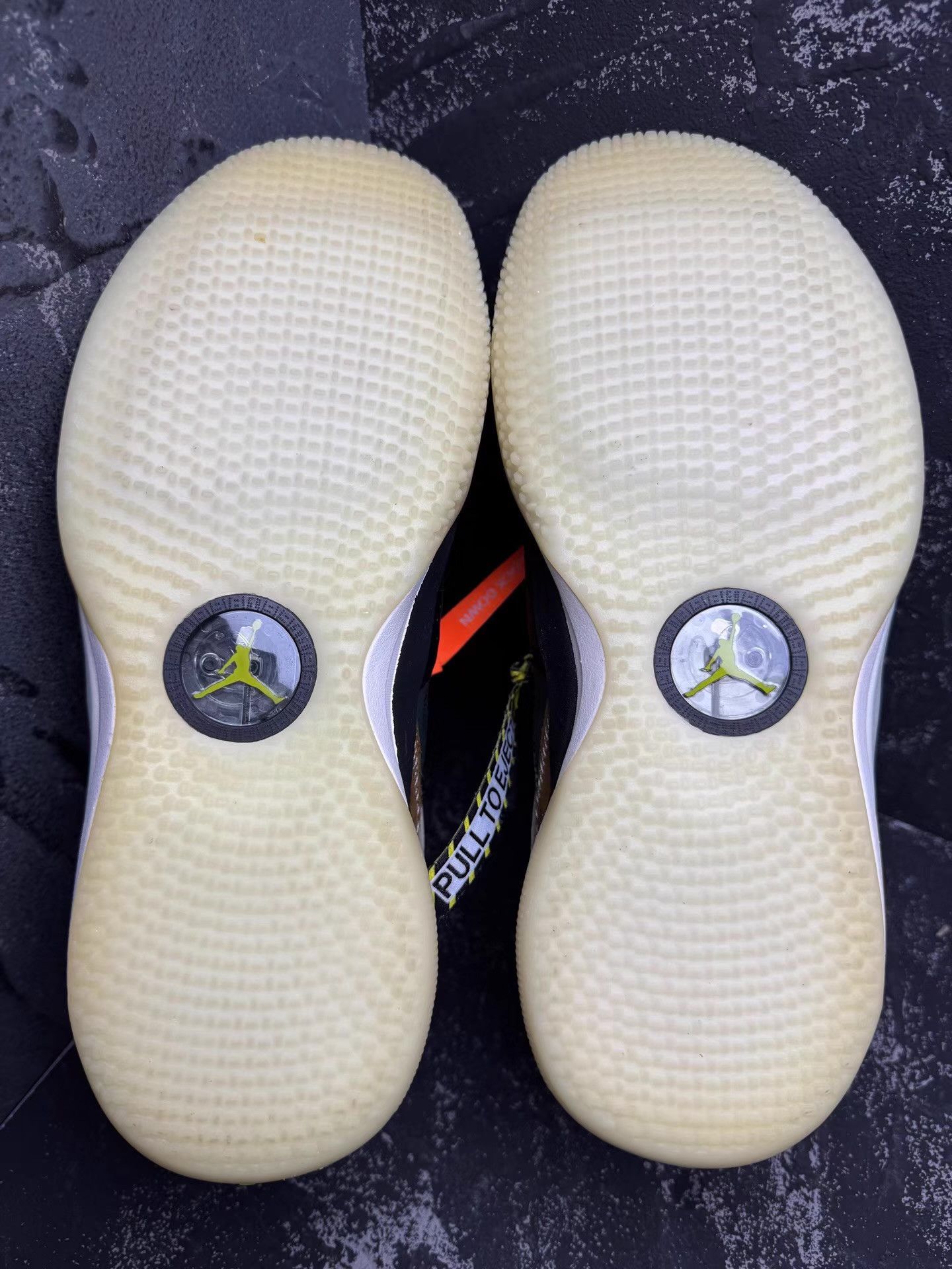 Nike Travis Scott x Air Jordan 33 Olive Green Q10 Size US 10 / EU 43 - 2 Thumbnail
