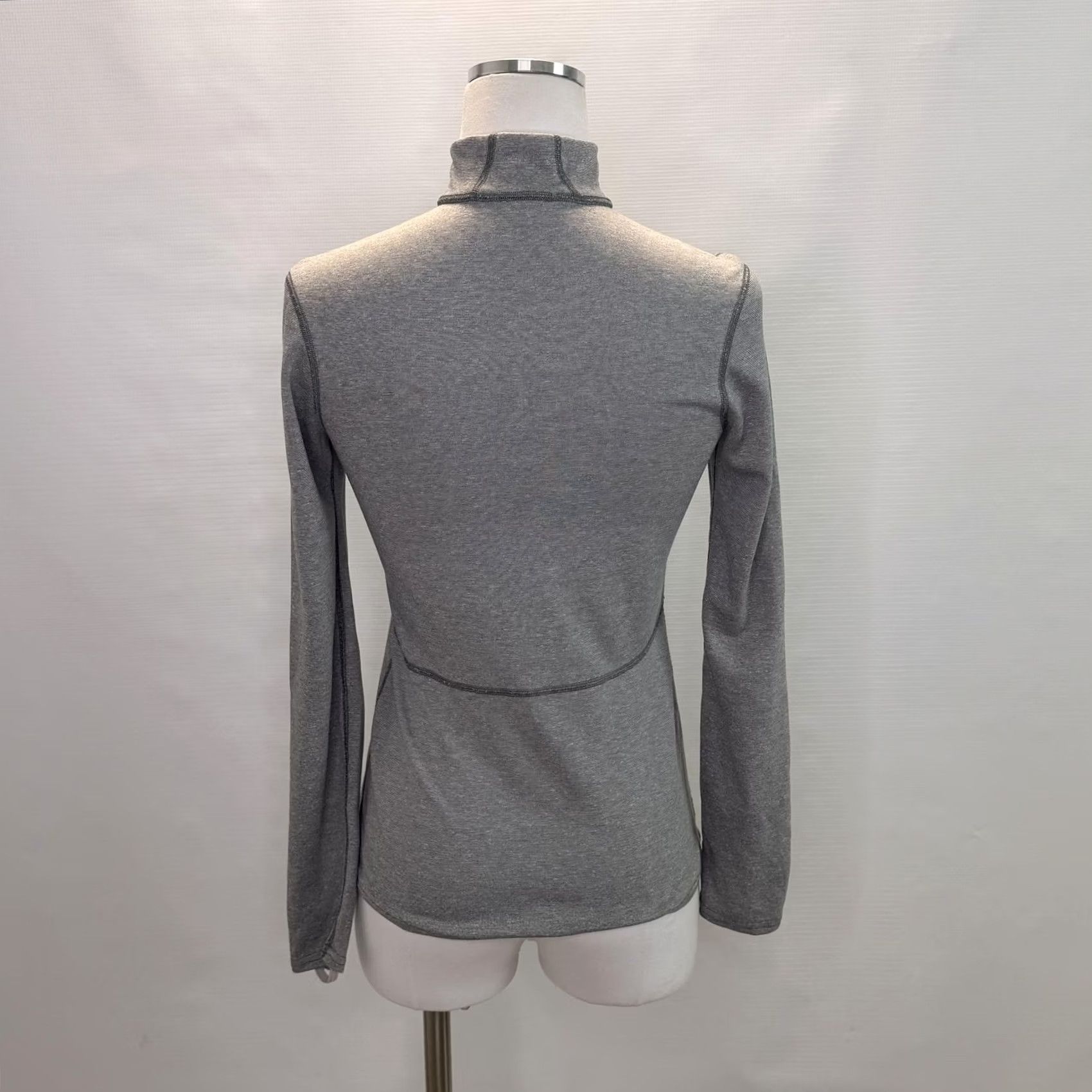 Patagonia Patagonia Capilene 3 Midweight Womens XS Gray 1/4 Zip Pullover Shirt Size XS / US 0-2 / IT 36-38 - 3 Thumbnail