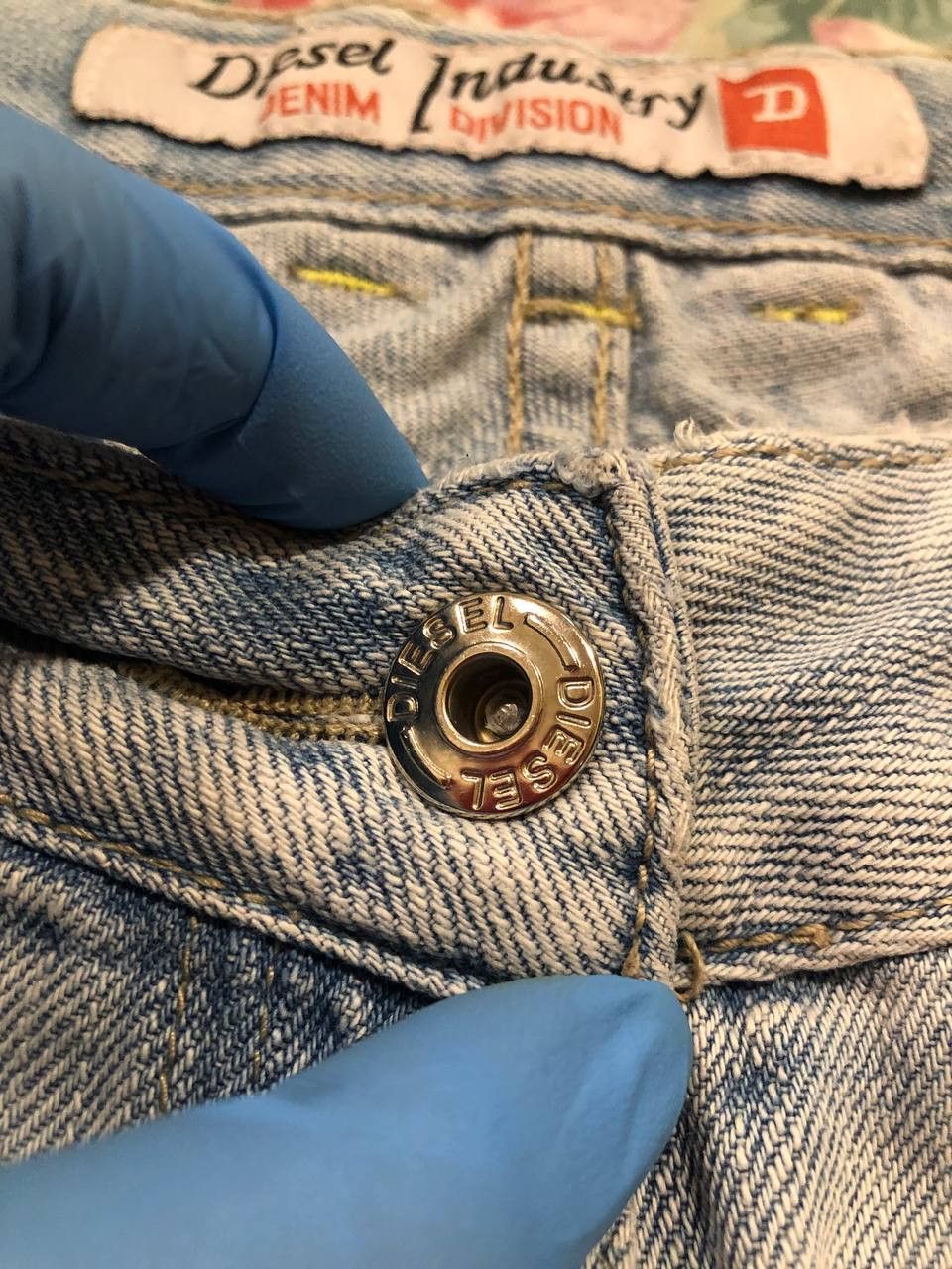 Diesel Vintage DIESEL logo denim shorts Y2K size 27 streetwear Size 27" / US 4 / IT 40 - 7 Thumbnail