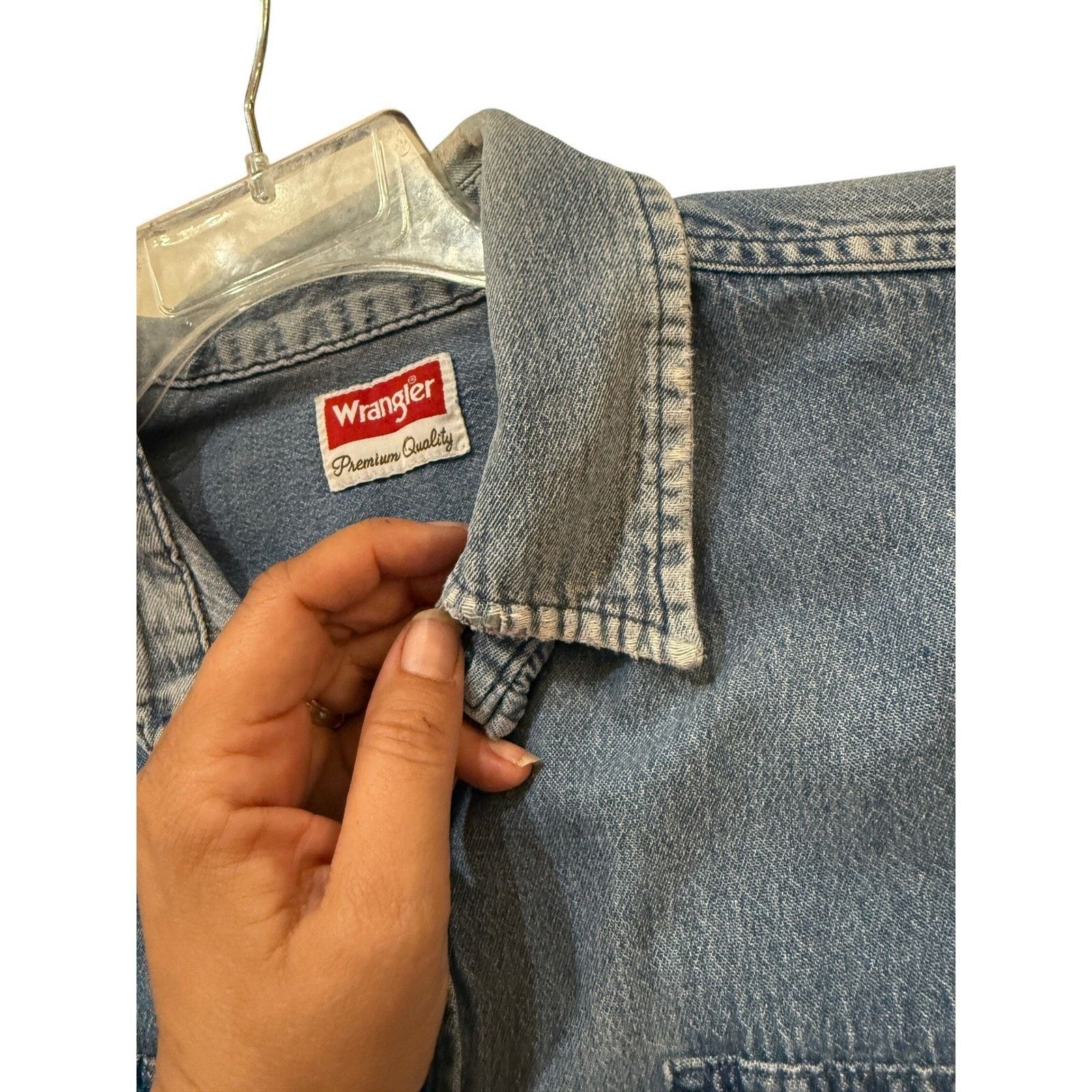 Wrangler Vintage Wrangler Denim Shirt Mens L Premium 90s Western Size US L / EU 52-54 / 3 - 5 Thumbnail