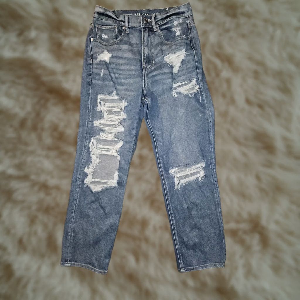 American Eagle Outfitters 90s Boyfriend Jeans - American Eagle High Rise 6 Wash Blue Distressed Y2K Size 28" / US 6 / IT 42 - 1 Thumbnail