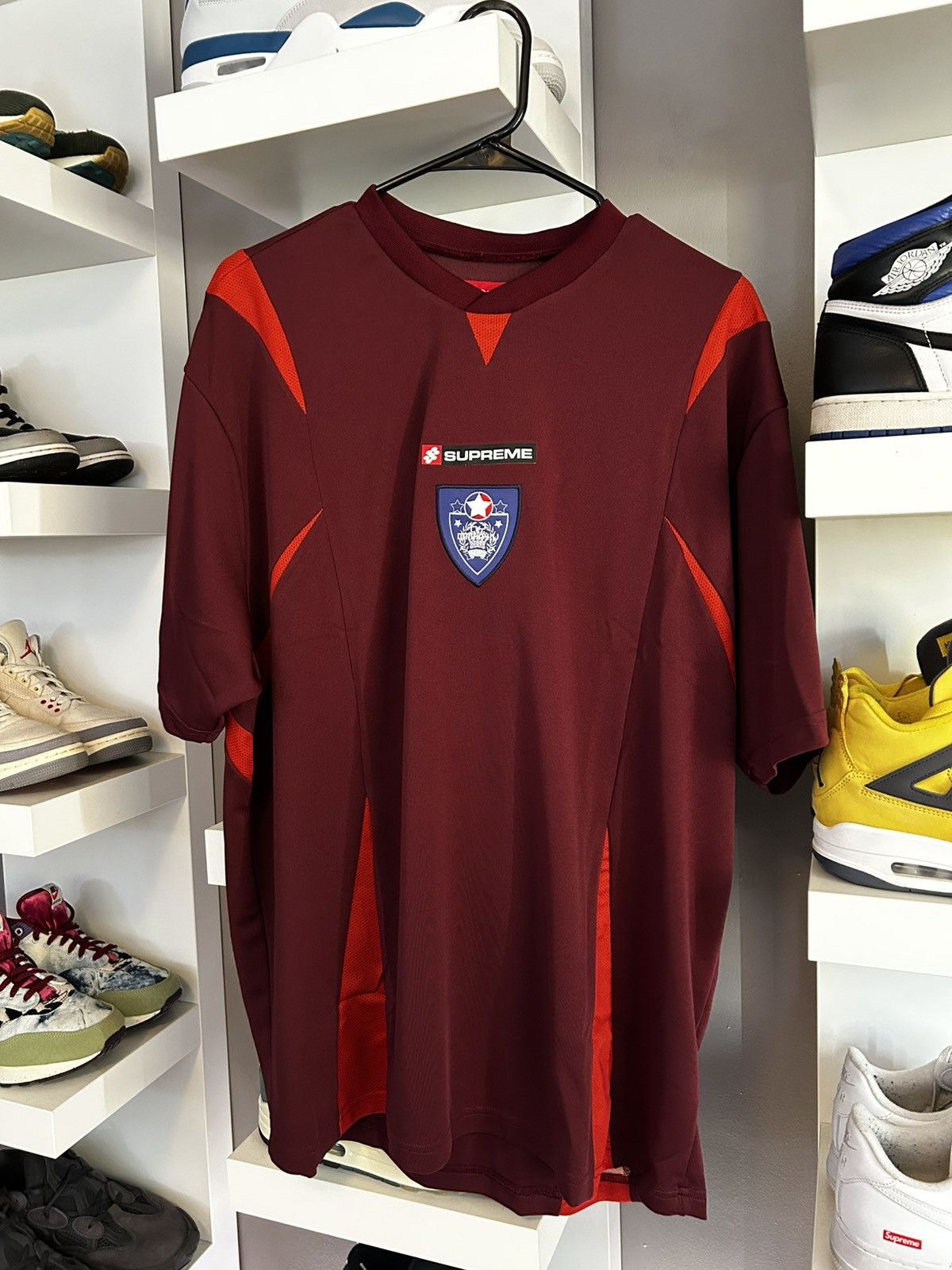 Supreme Crest シュプリーム クレスト サッカー ジャージ マルーン Buy Supreme Crest Soccer Jersey 'Maroon' - FW24KN15 MAROON