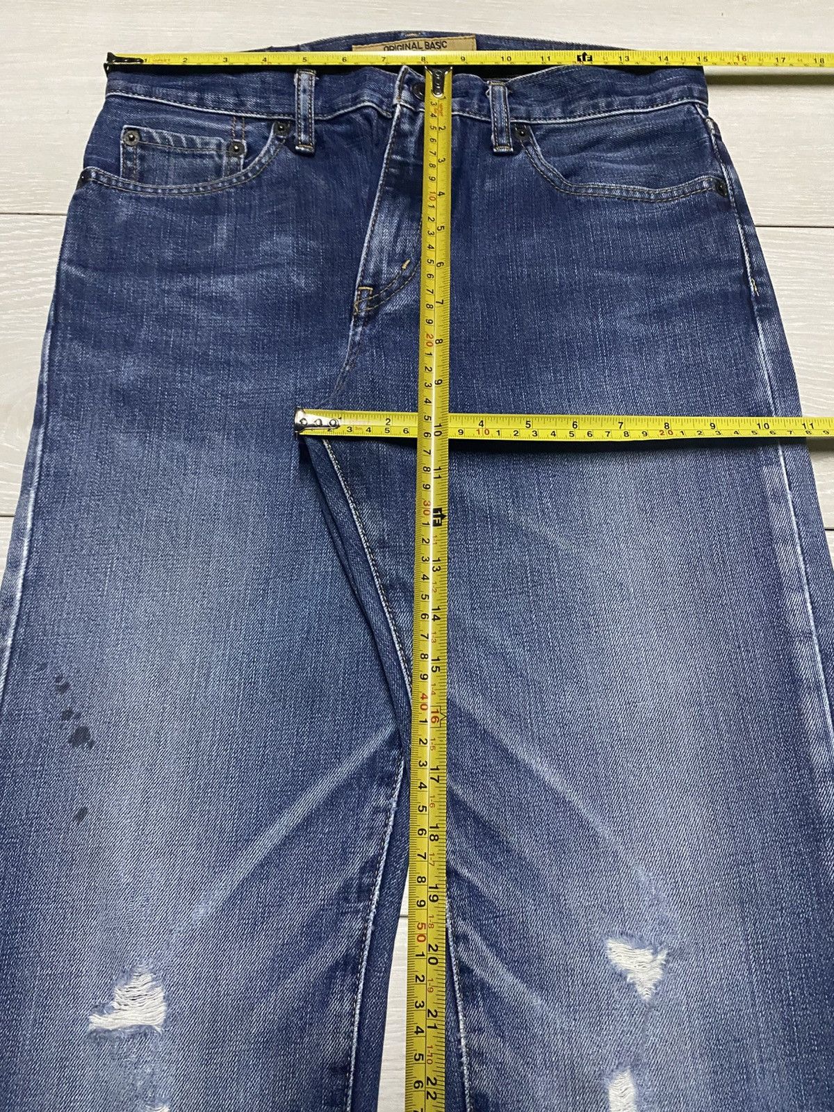 Japanese Brand Vintage Uniqlo S002 Distressed Fade Wash Slim Straight Jeans Size US 30 / EU 46 - 16 Thumbnail