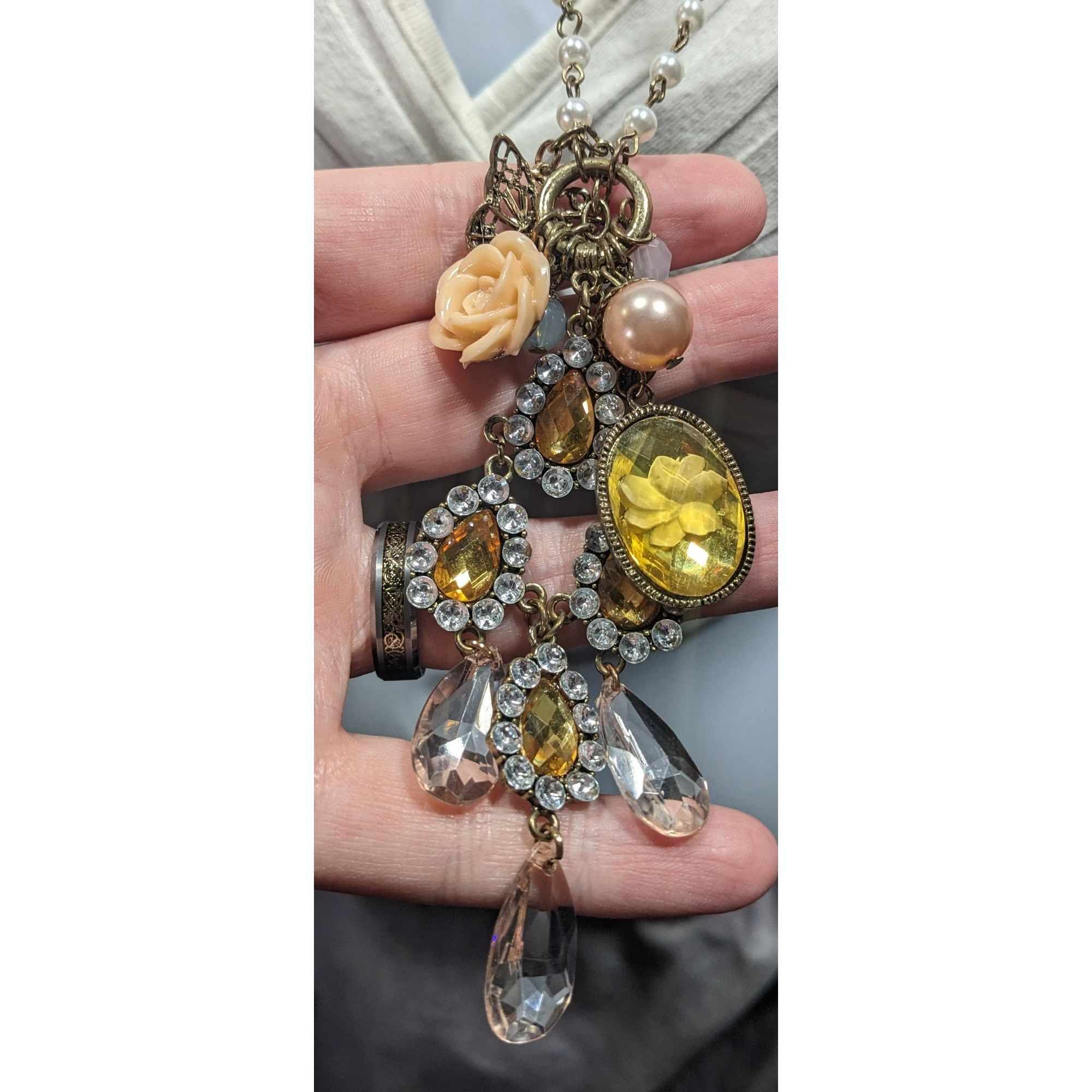 Other Vintage Victorian Style Floral Cluster Charm Pendant Necklac Size ONE SIZE - 3 Thumbnail