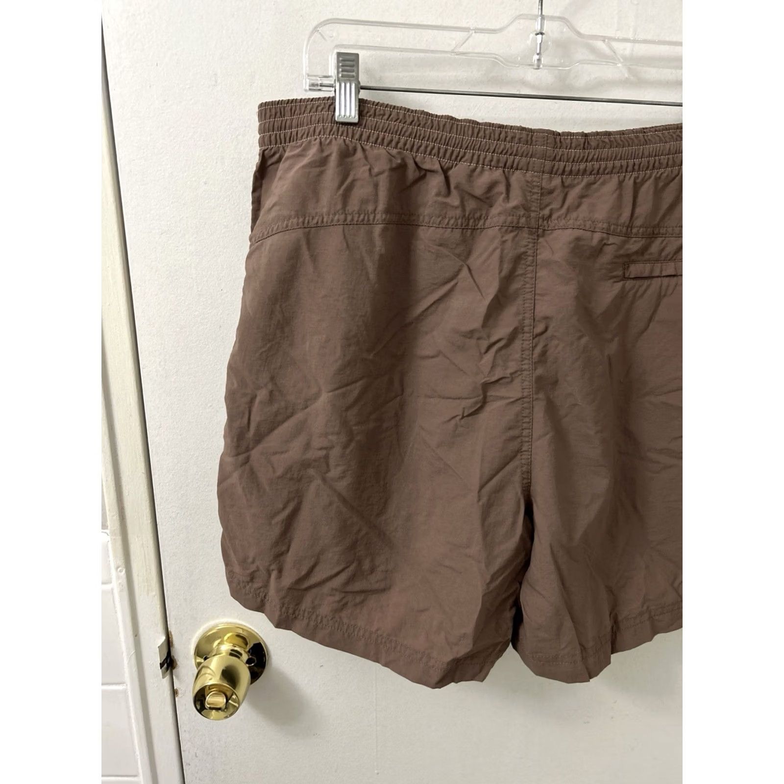 Vintage Columbia Womens Shorts Brown 5" Inseam Pockets Nylon Hiking Activewear Casual Travel Size 36" / US 14 / IT 50 - 7 Thumbnail