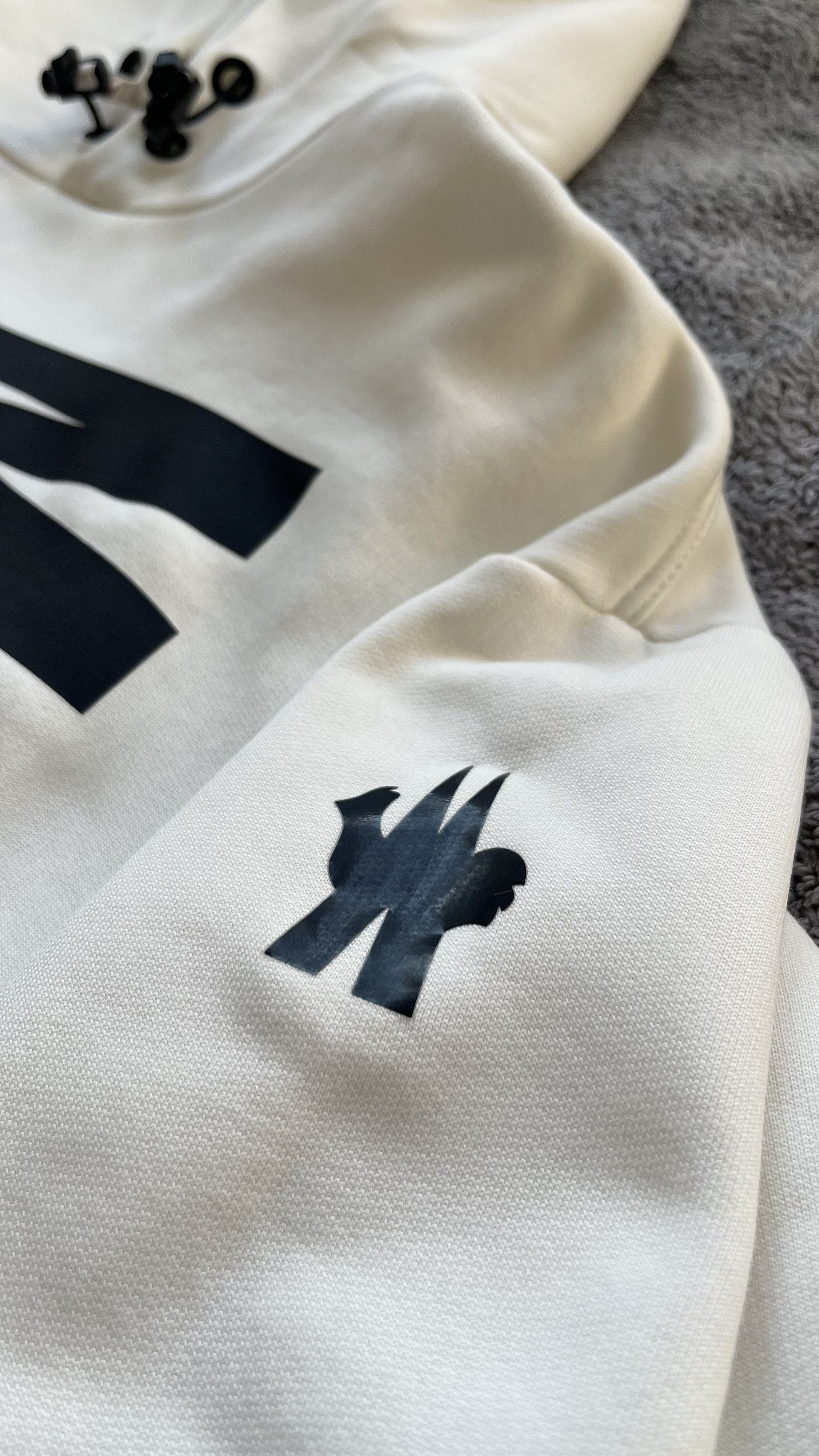 Moncler Grenoble Moncler Grenoble Logo Print Hoodie Size US S / EU 44-46 / 1 - 3 Thumbnail