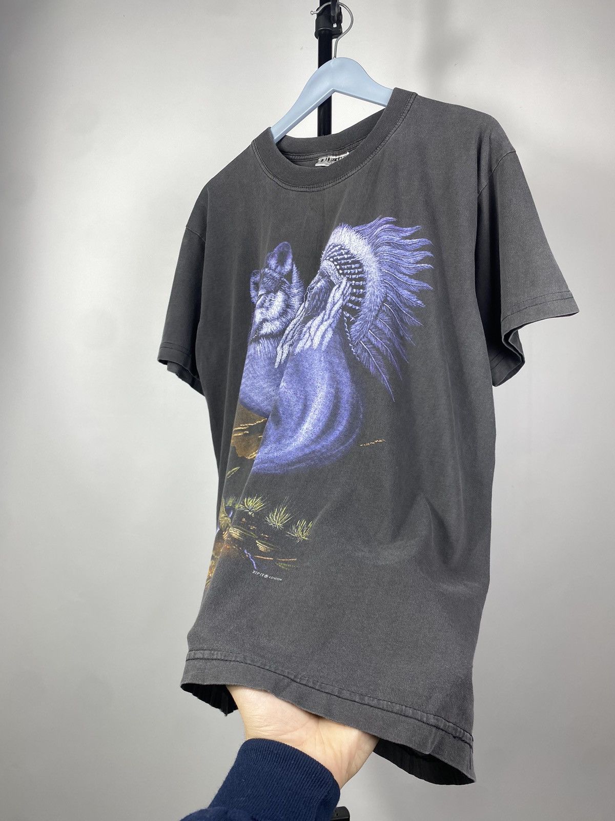 Native × Vintage Vintage 90s USA rare Indian Wolf Faded t-shirt Size US L / EU 52-54 / 3 - 4 Thumbnail