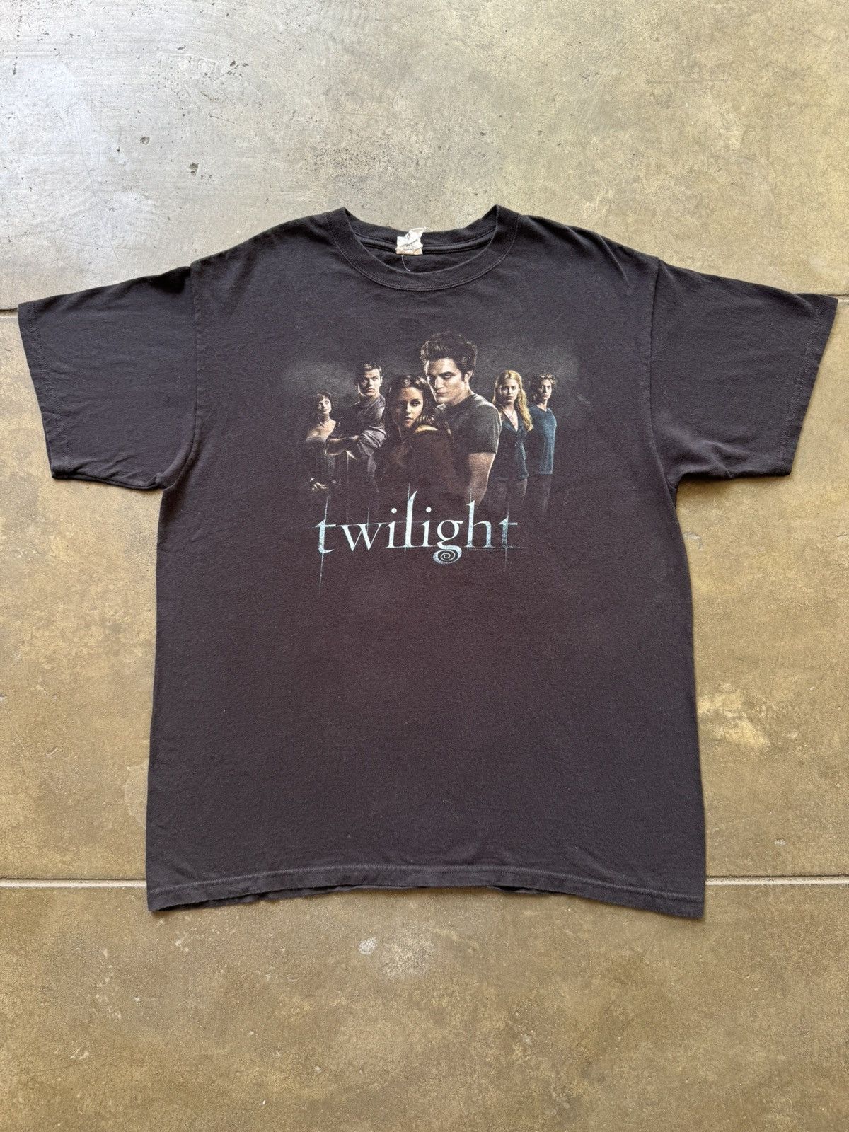 Vintage VTG ‘00s Twilight Movie Promo Tee Shirt Edward Goth Grunge Size US L / EU 52-54 / 3 - 1 Thumbnail