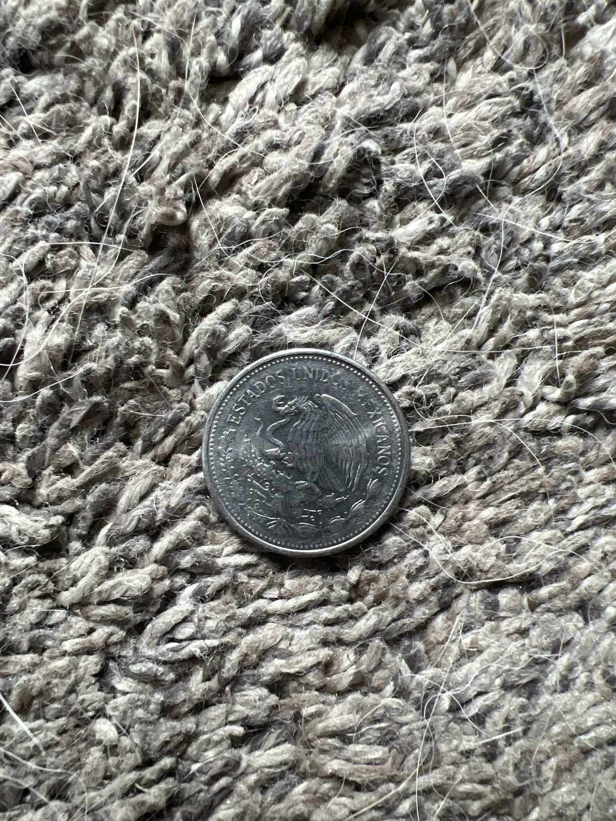 Peso 1984 Mexican 1 Peso Coin Size ONE SIZE - 2 Thumbnail