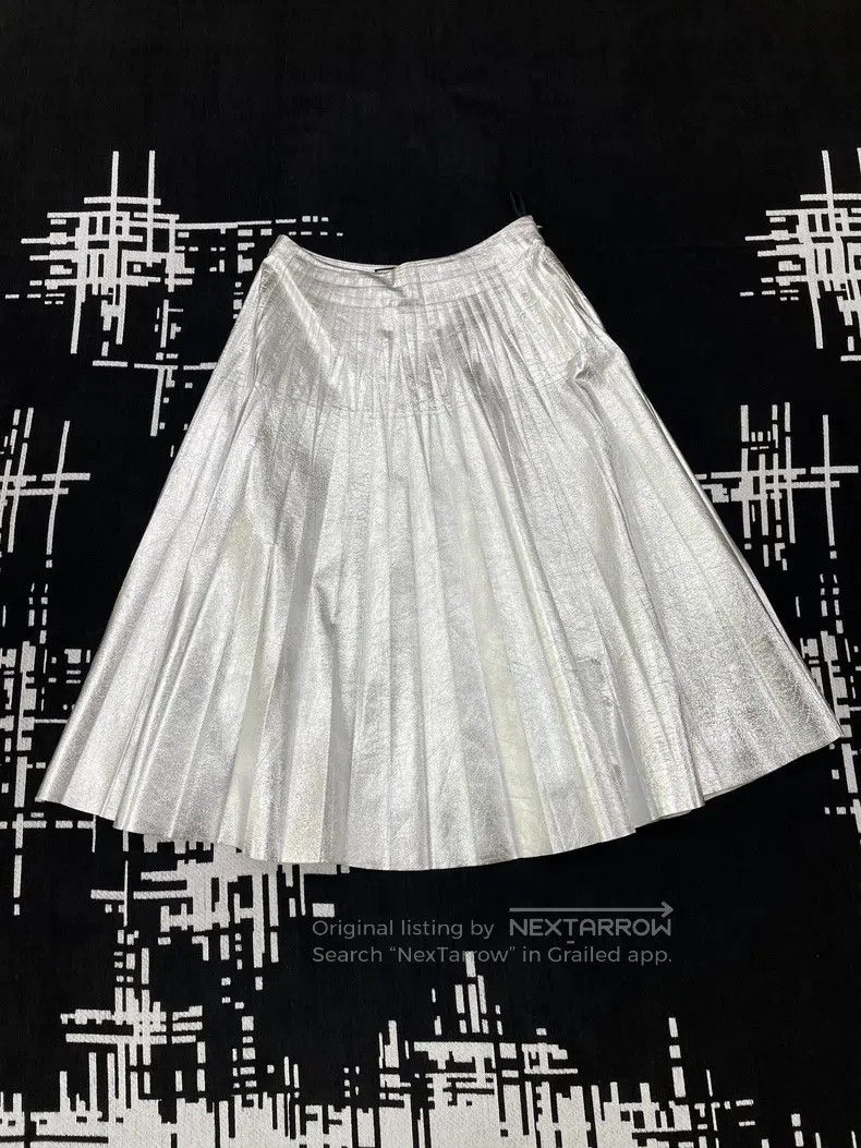 Gucci Gucci Silver metallic pleated skirt Size 28" / US 6 / IT 42 - 1 Thumbnail